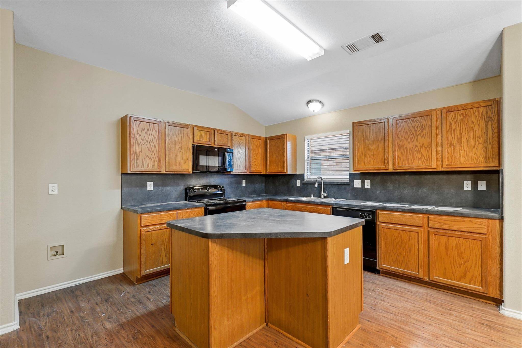 Seagoville, TX 75159,2811 Briarbrook DR