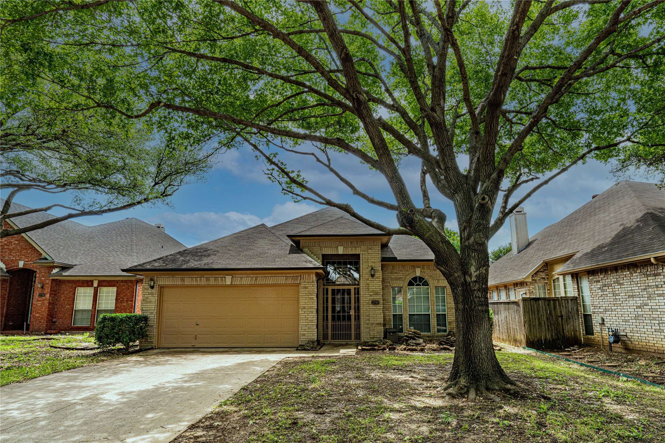 Addison, TX 75001,3792 Waterside CT