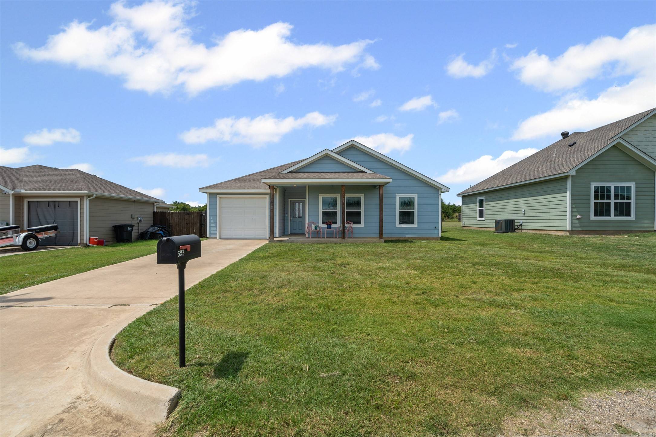 Cleburne, TX 76031,323 Blakney ST