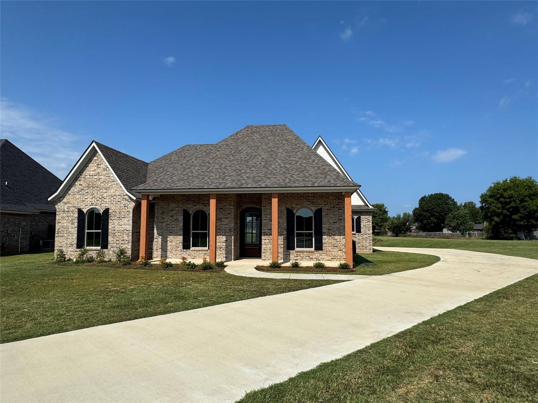 Benton, LA 71106,319 Newport Lane