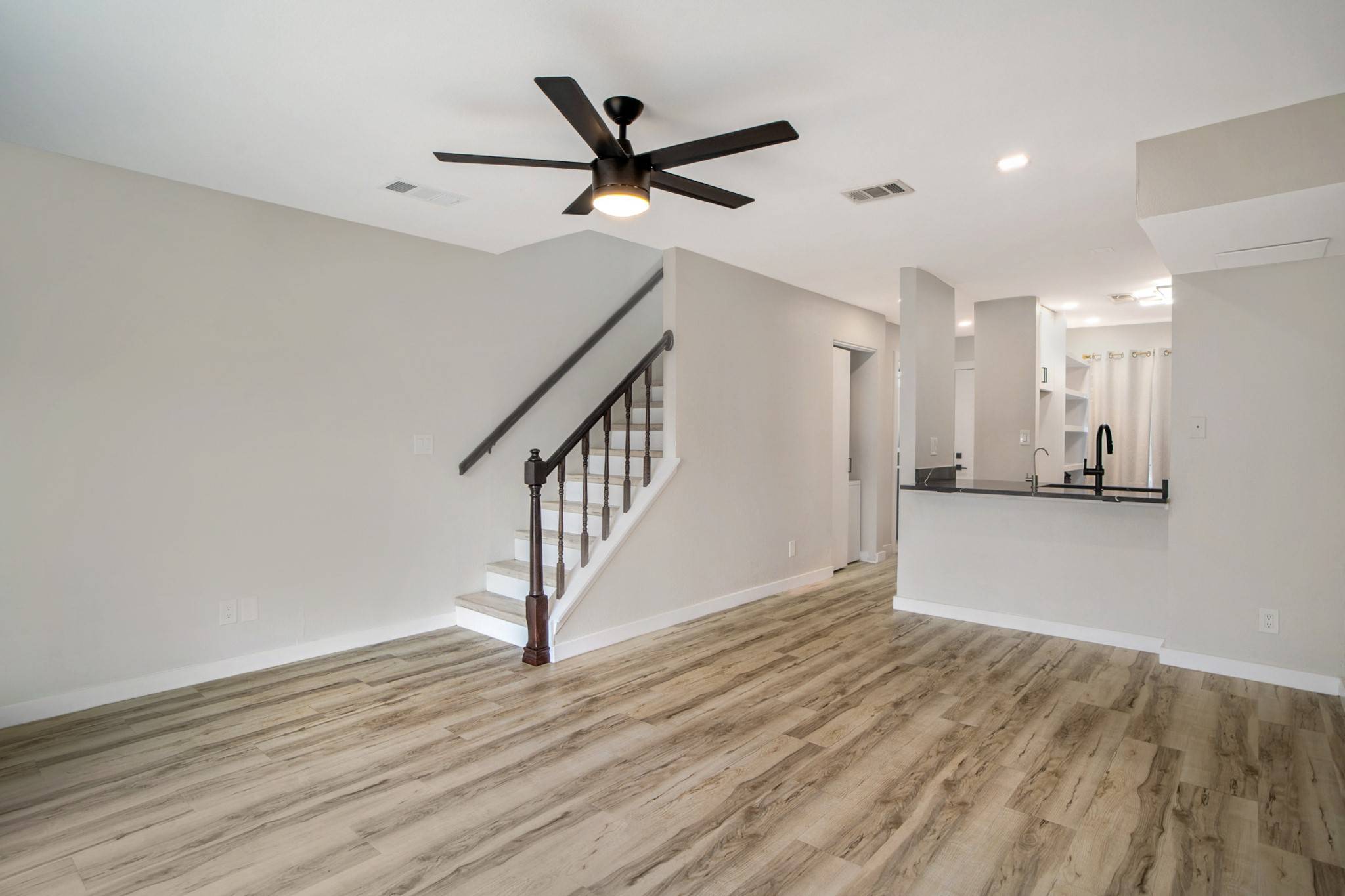Denton, TX 76201,618 W Collins ST