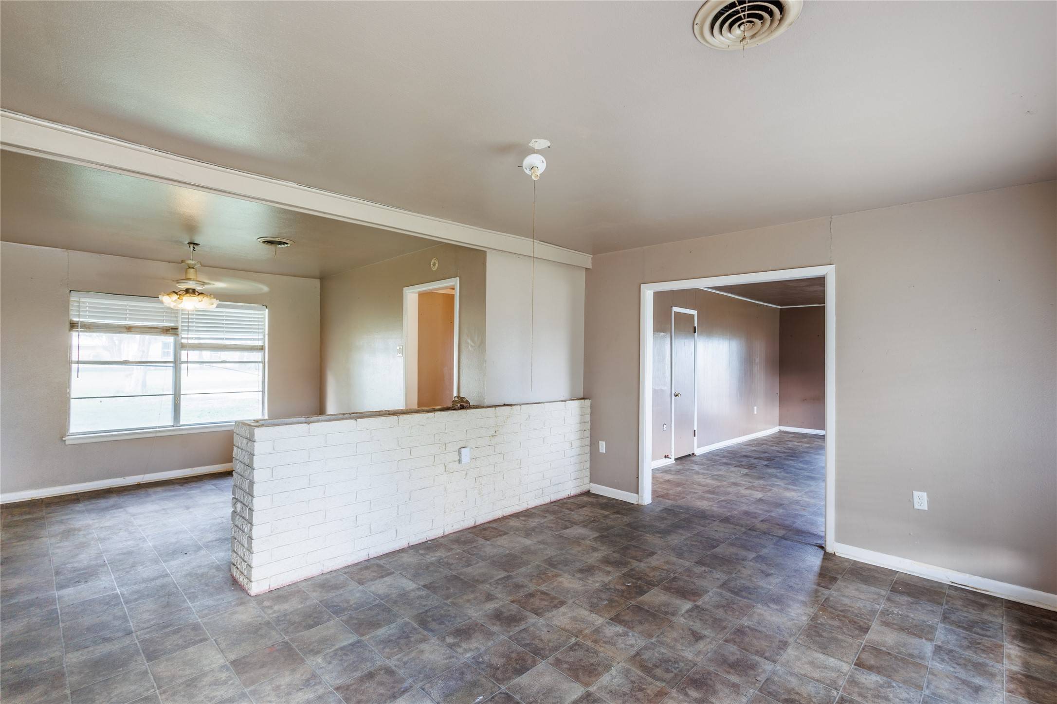 Malone, TX 76660,307 W Mesquite
