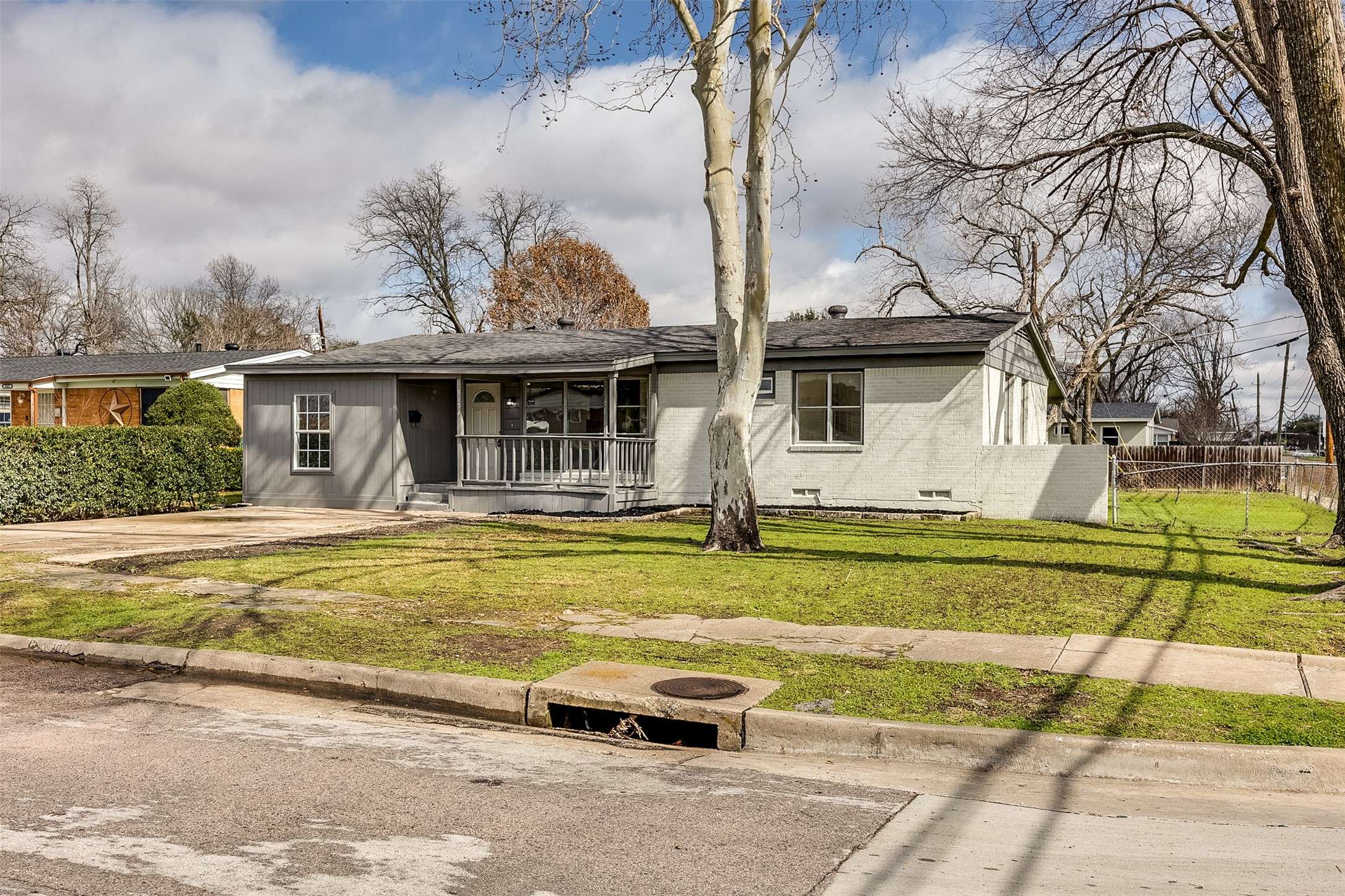 Dallas, TX 75228,3071 Larry DR