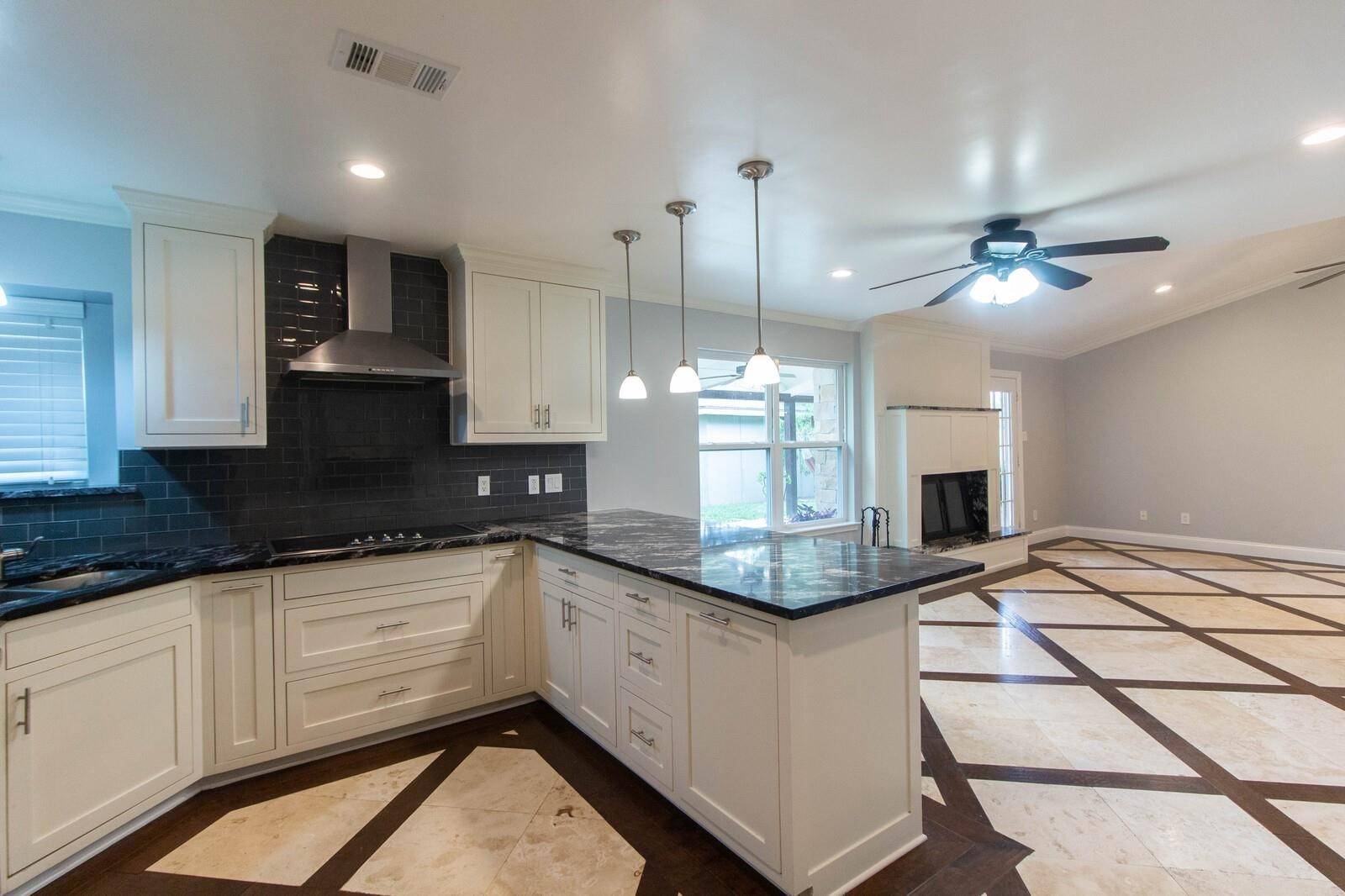 Rowlett, TX 75089,7813 Creek Wood DR