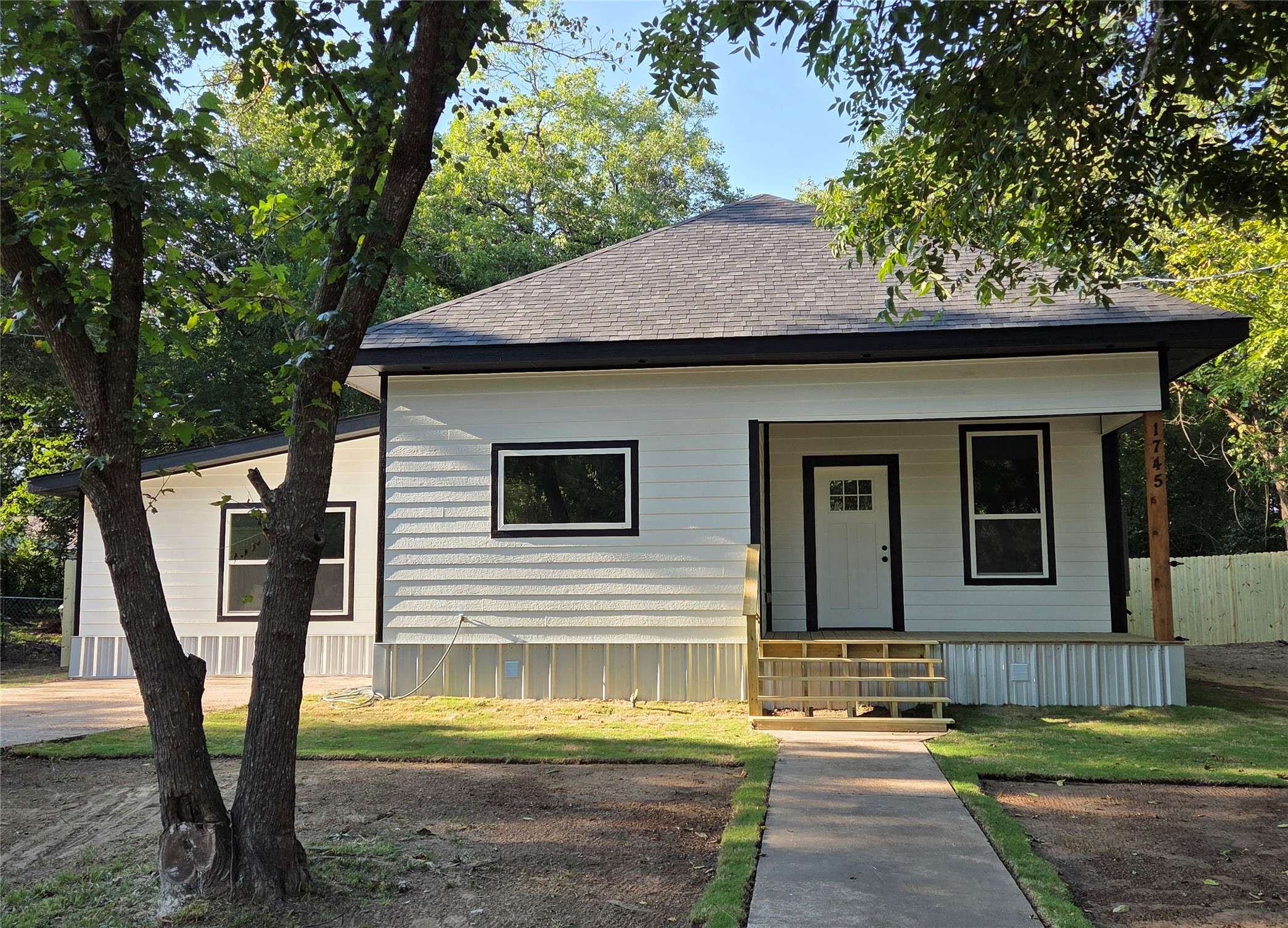 Paris, TX 75460,1745 E Cherry