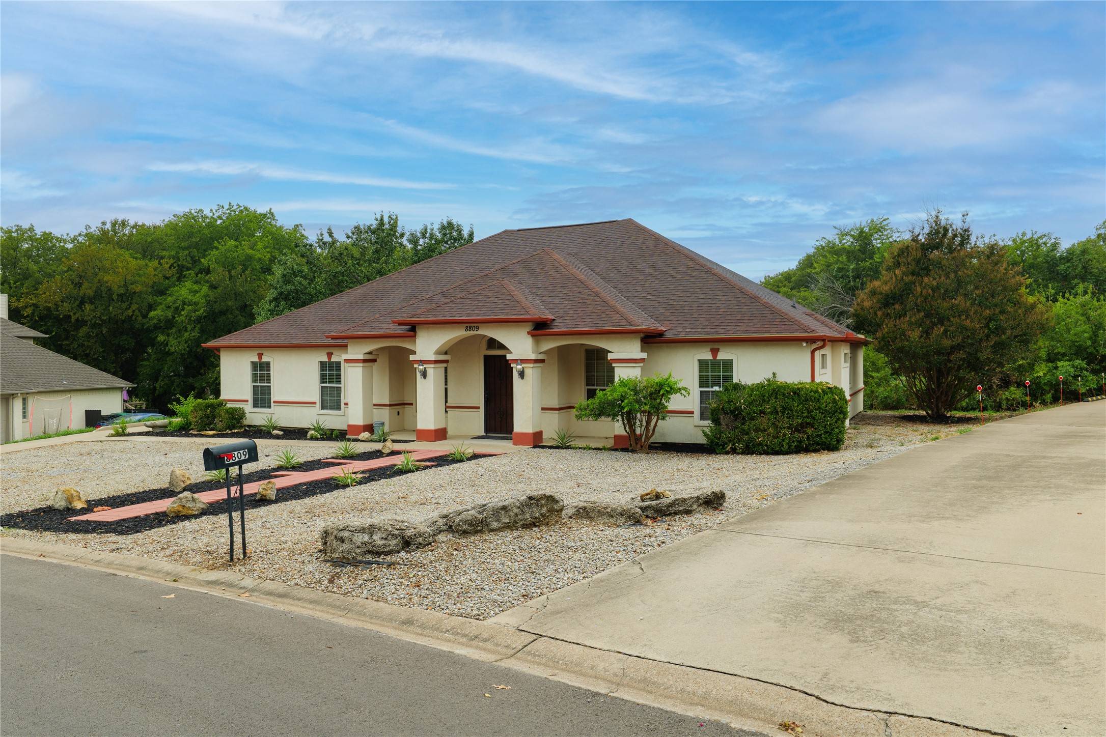 Fort Worth, TX 76179,8809 Glen Hollow DR