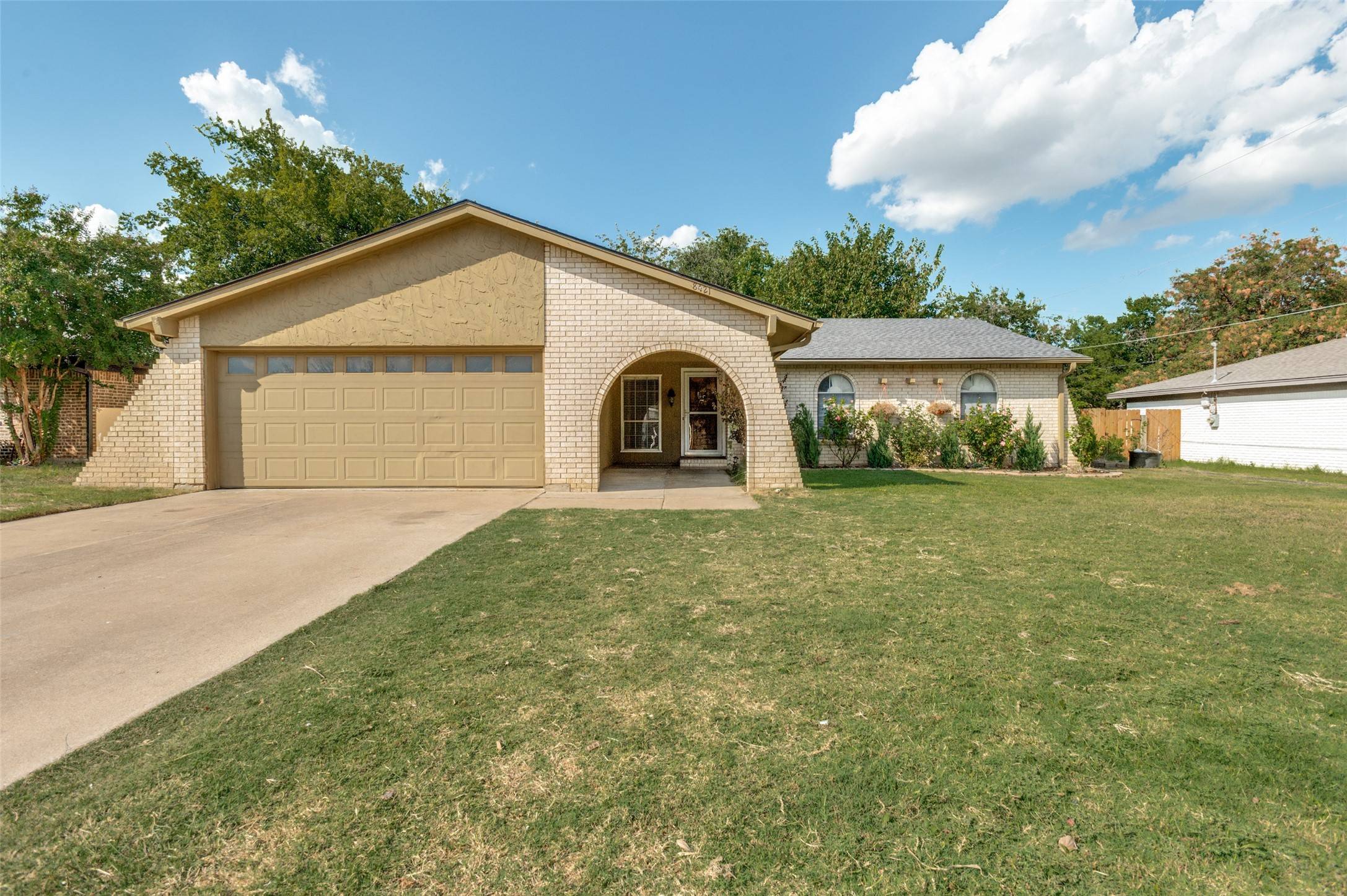 North Richland Hills, TX 76182,8421 Randy DR