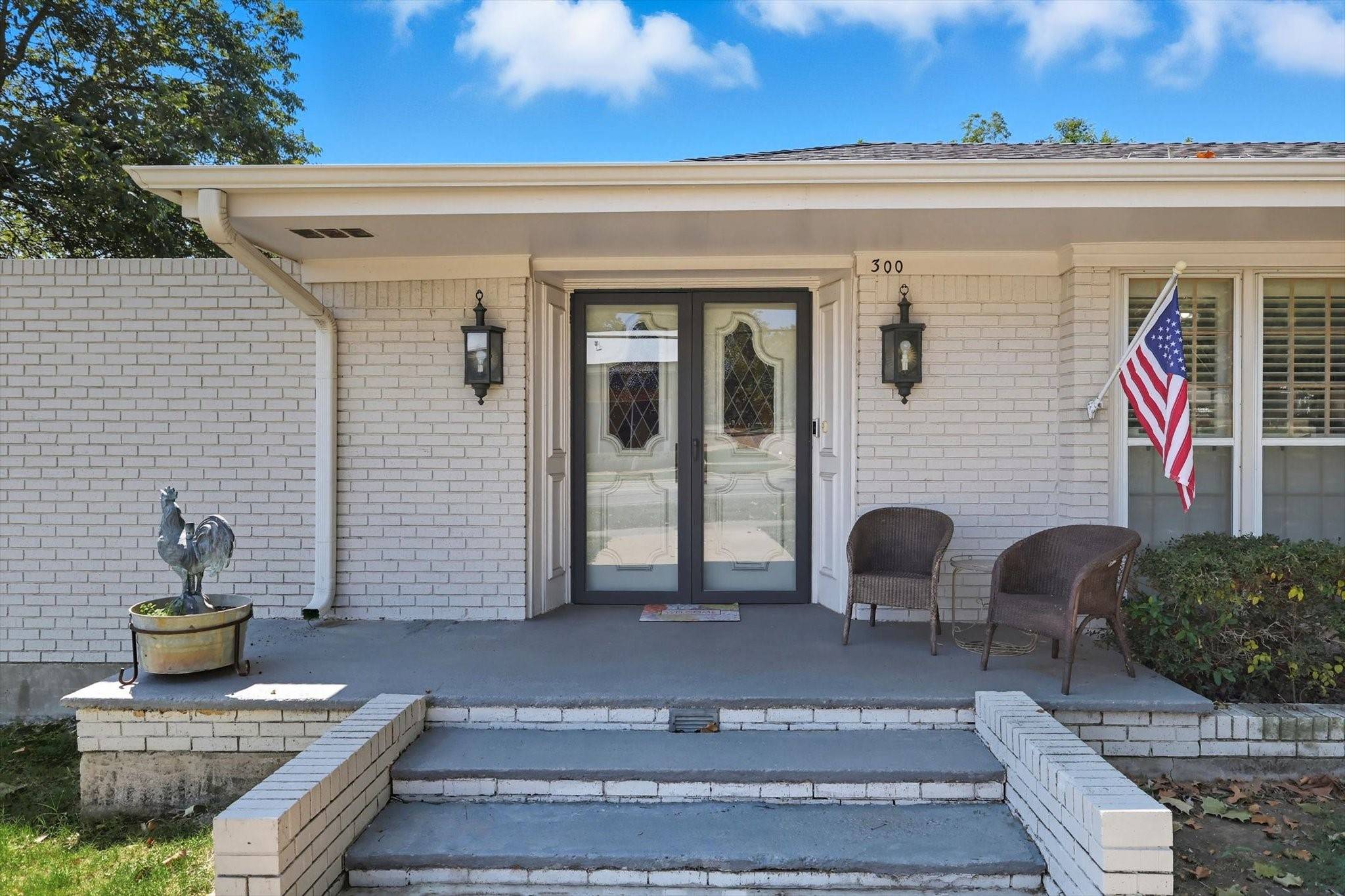 Whitesboro, TX 76273,300 E Main ST