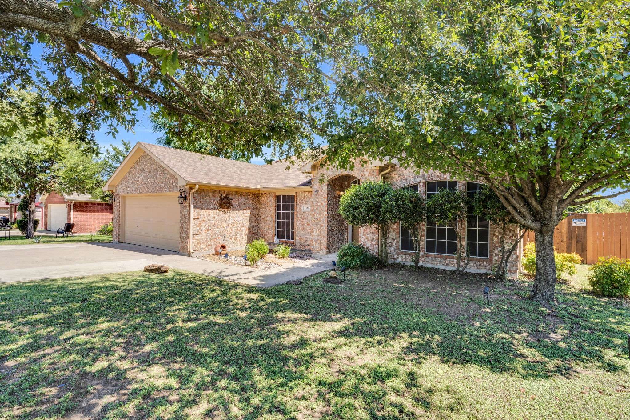 Dallas, TX 75236,5528 Nuthatch ST