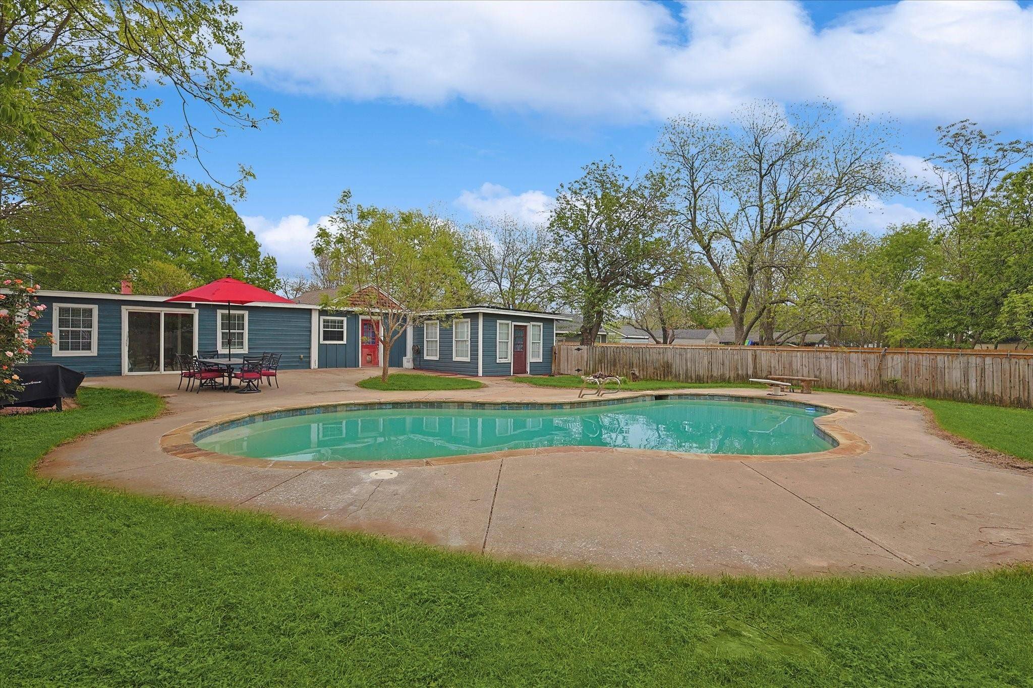 Cleburne, TX 76033,406 Bellevue DR