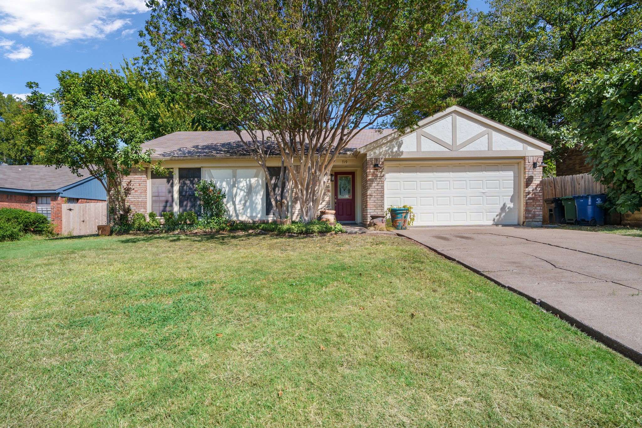 Grapevine, TX 76051,719 Heather Wood DR