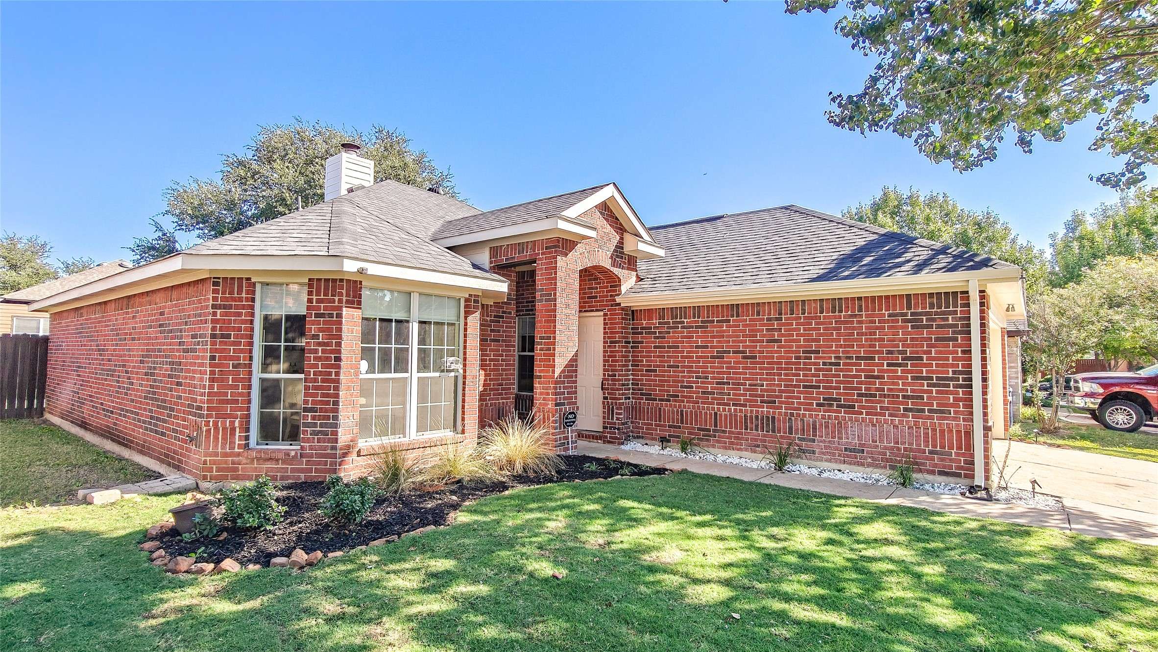 Roanoke, TX 76262,321 Millford RD