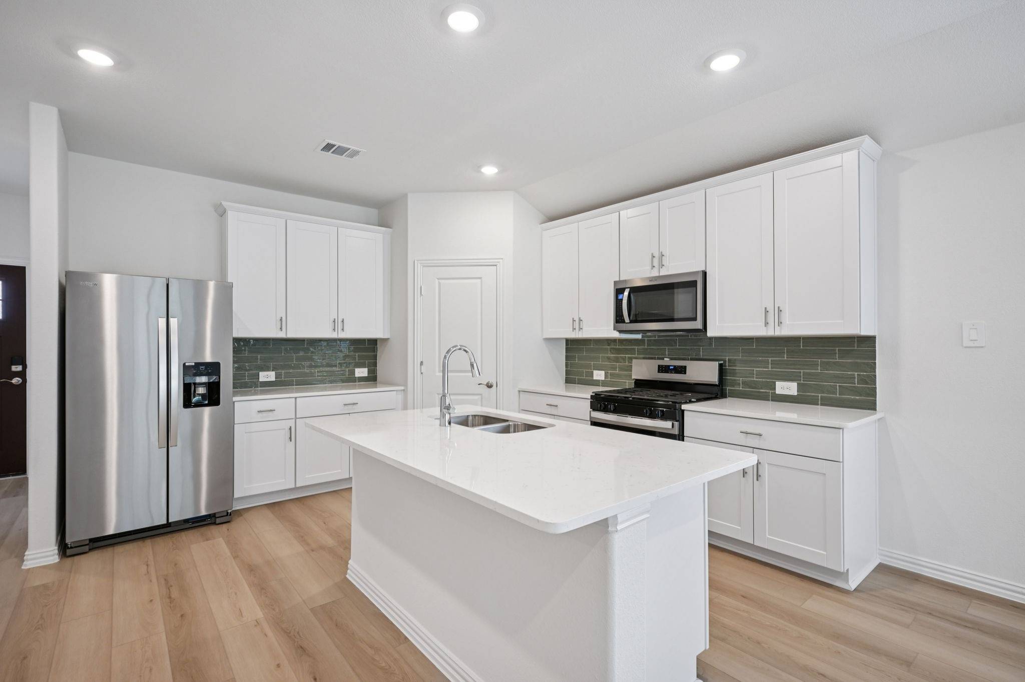 Lavon, TX 75166,824 Wisteria LN