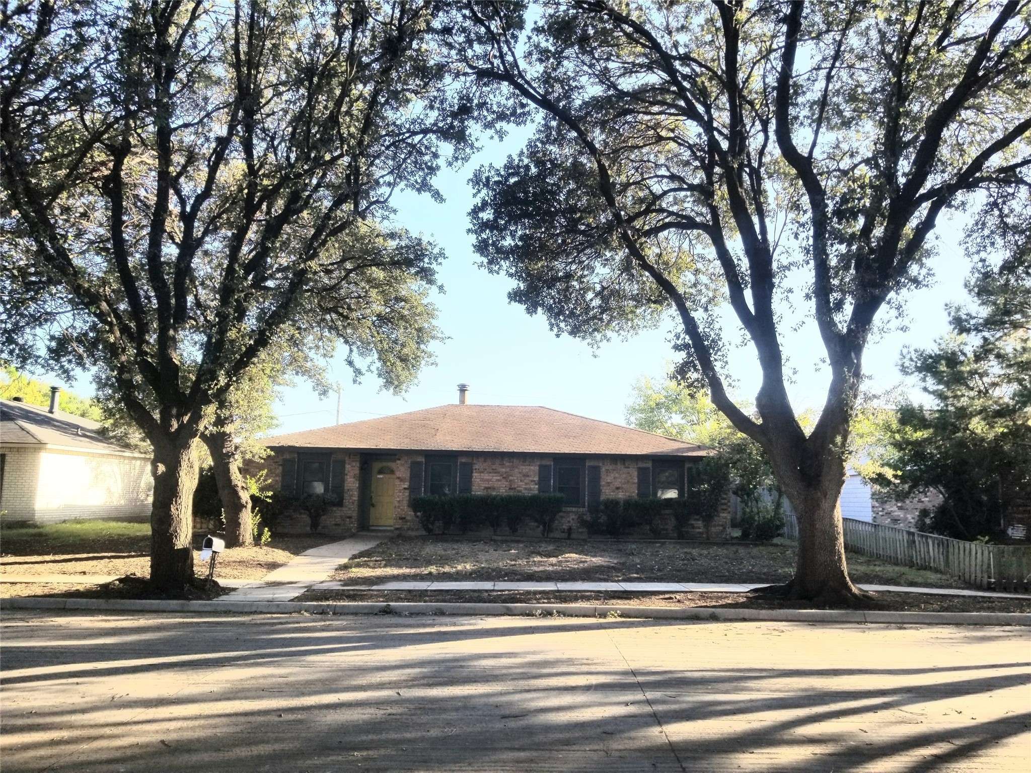 Grand Prairie, TX 75052,833 Oakland ST