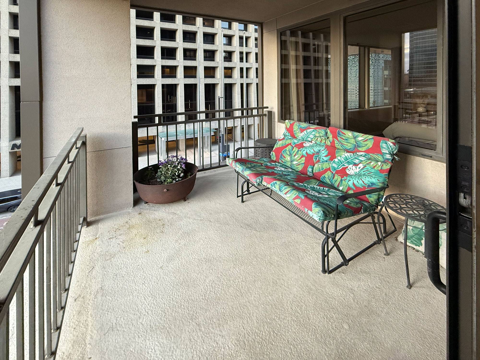 Dallas, TX 75202,1200 Main ST #306