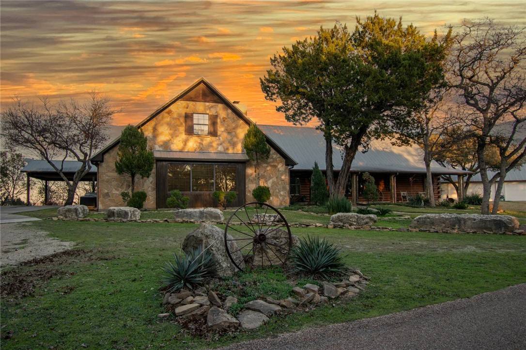 Crawford, TX 76638,848 Canyon Oaks RD