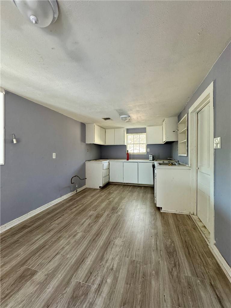 Valley Mills, TX 76689,409 S 9th ST