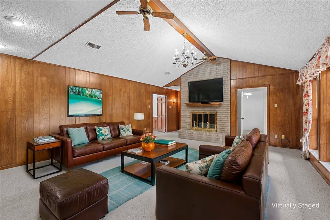 Woodway, TX 76712,9901 Oak Ridge CIR