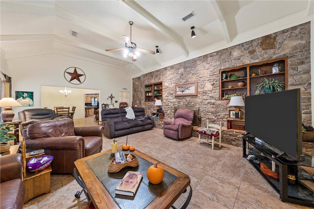 Mcgregor, TX 76657,297 Leafy Hollow LN