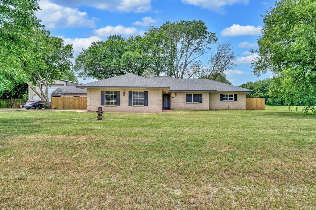 Woodway, TX 76712,556 Old Speegleville RD