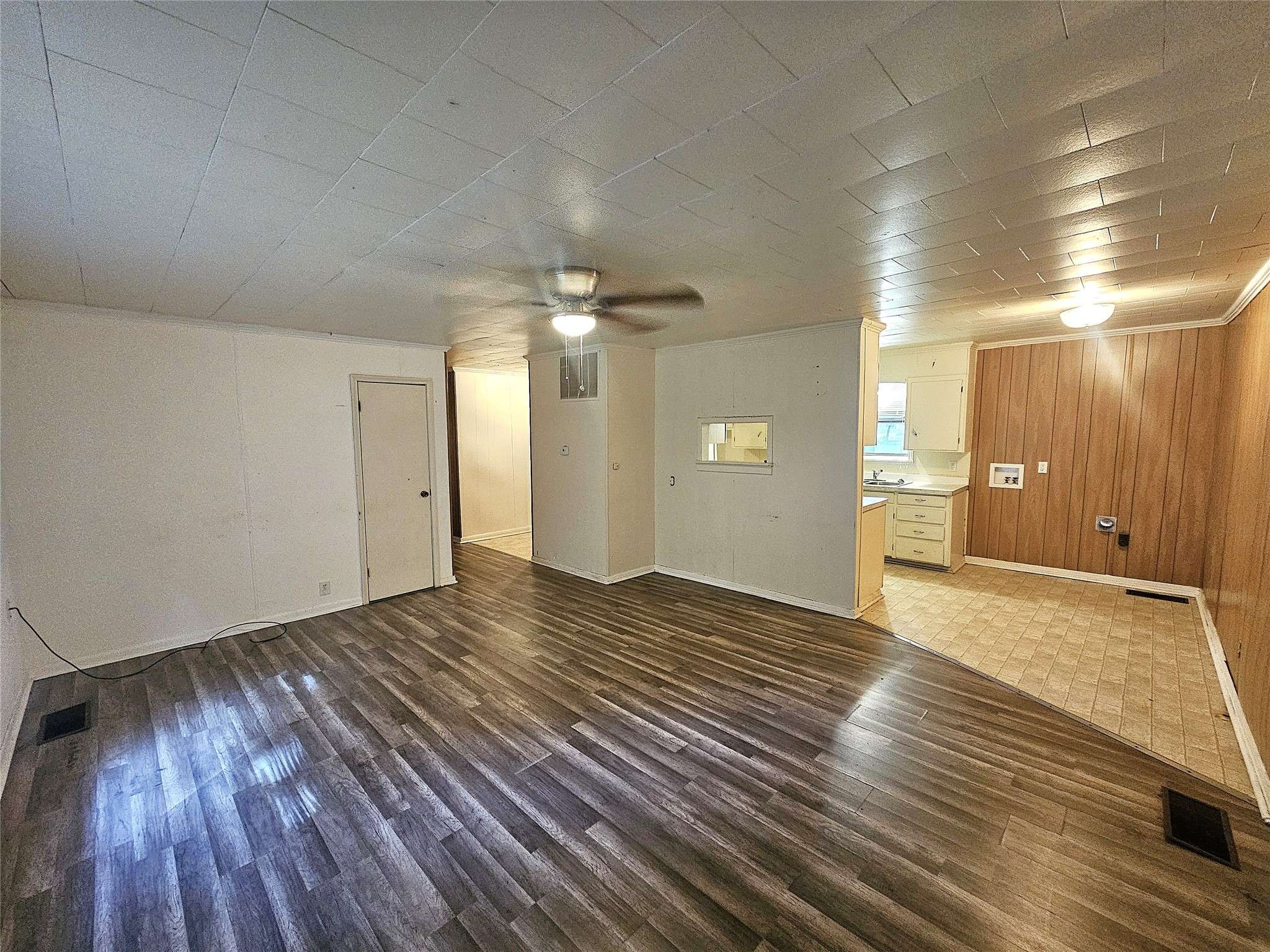 Groesbeck, TX 76642,307 E State ST