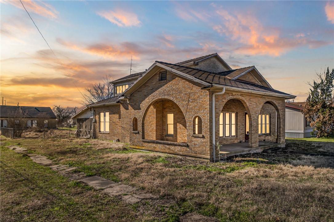 Itasca, TX 76055,306 E Adams ST