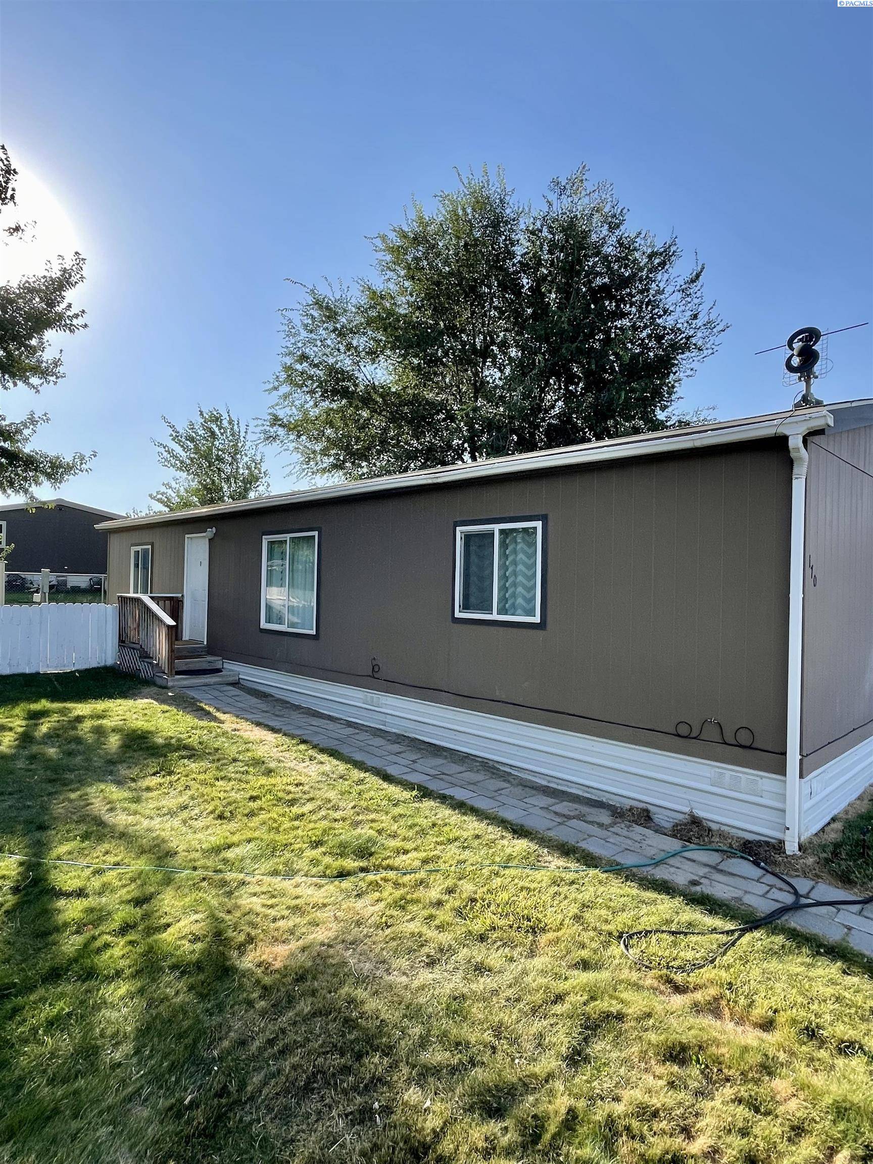 Kennewick, WA 99337-6852,200802 E Game Farm Road