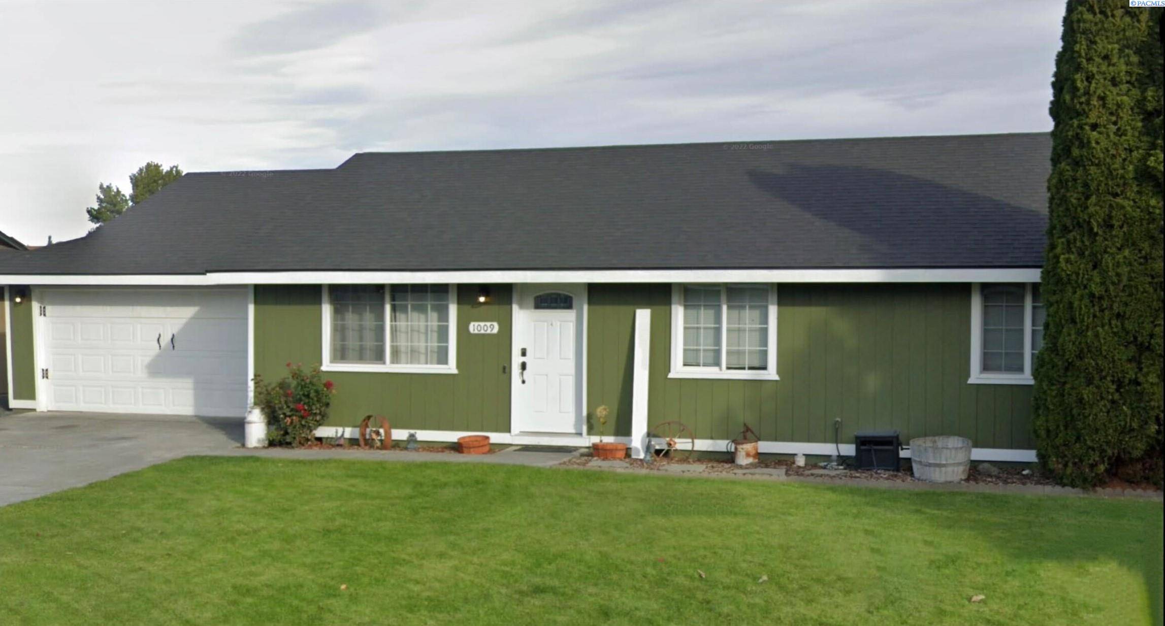 Moses Lake, WA 98837,1009 E Hayden Dr