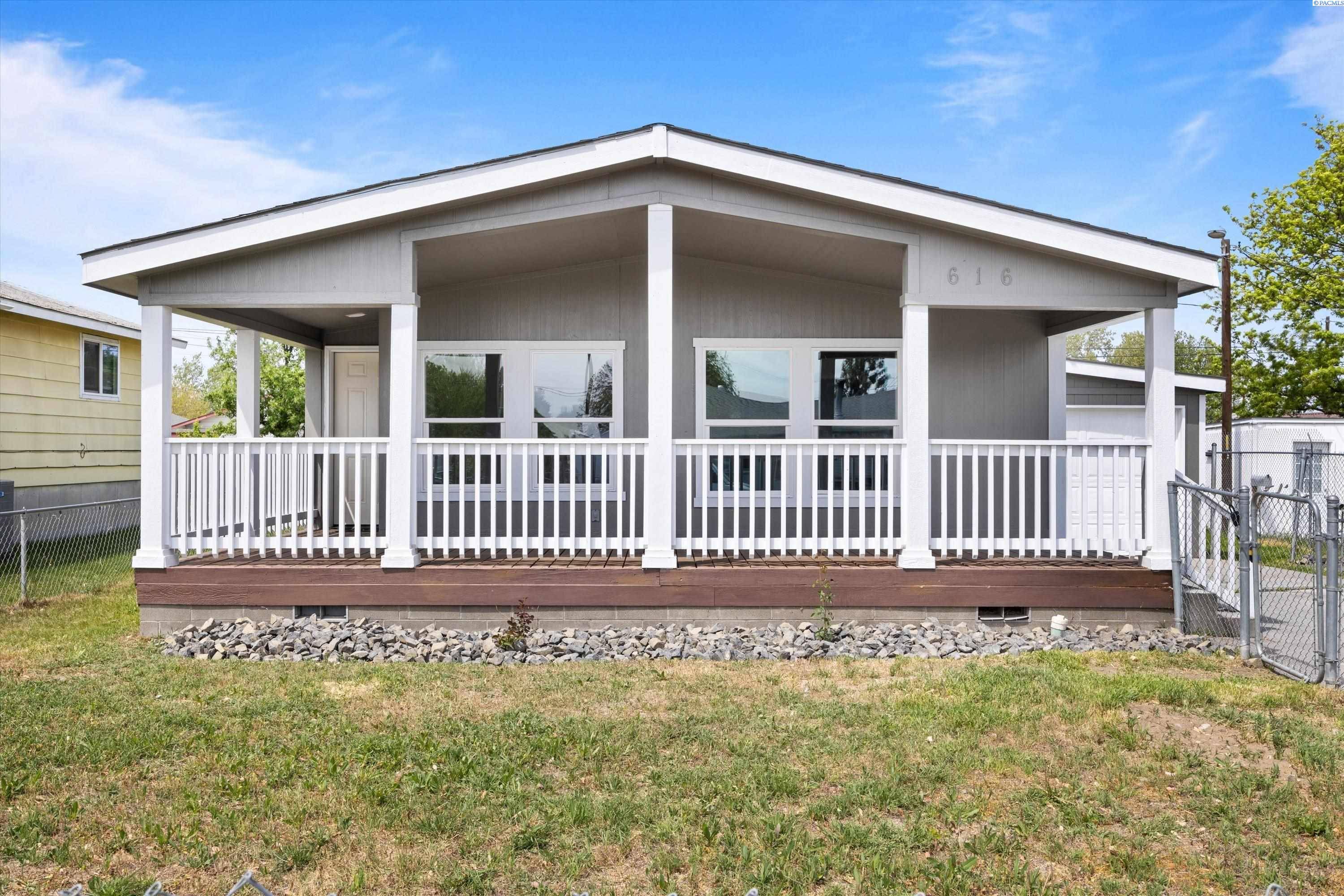Kennewick, WA 99336,616 S Hawthorne St.