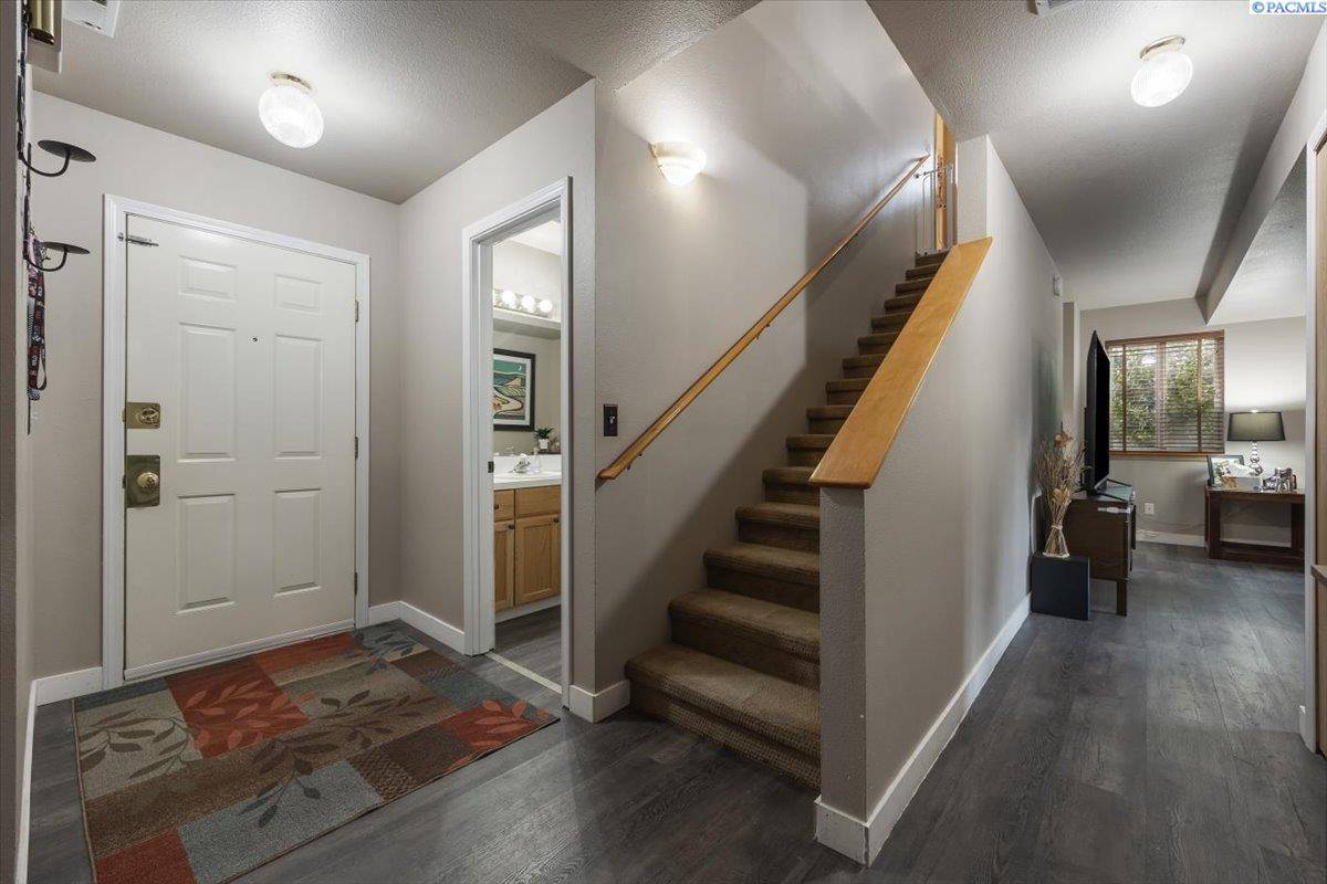 West Richland, WA 99353,5211 Jacksnipe Ct