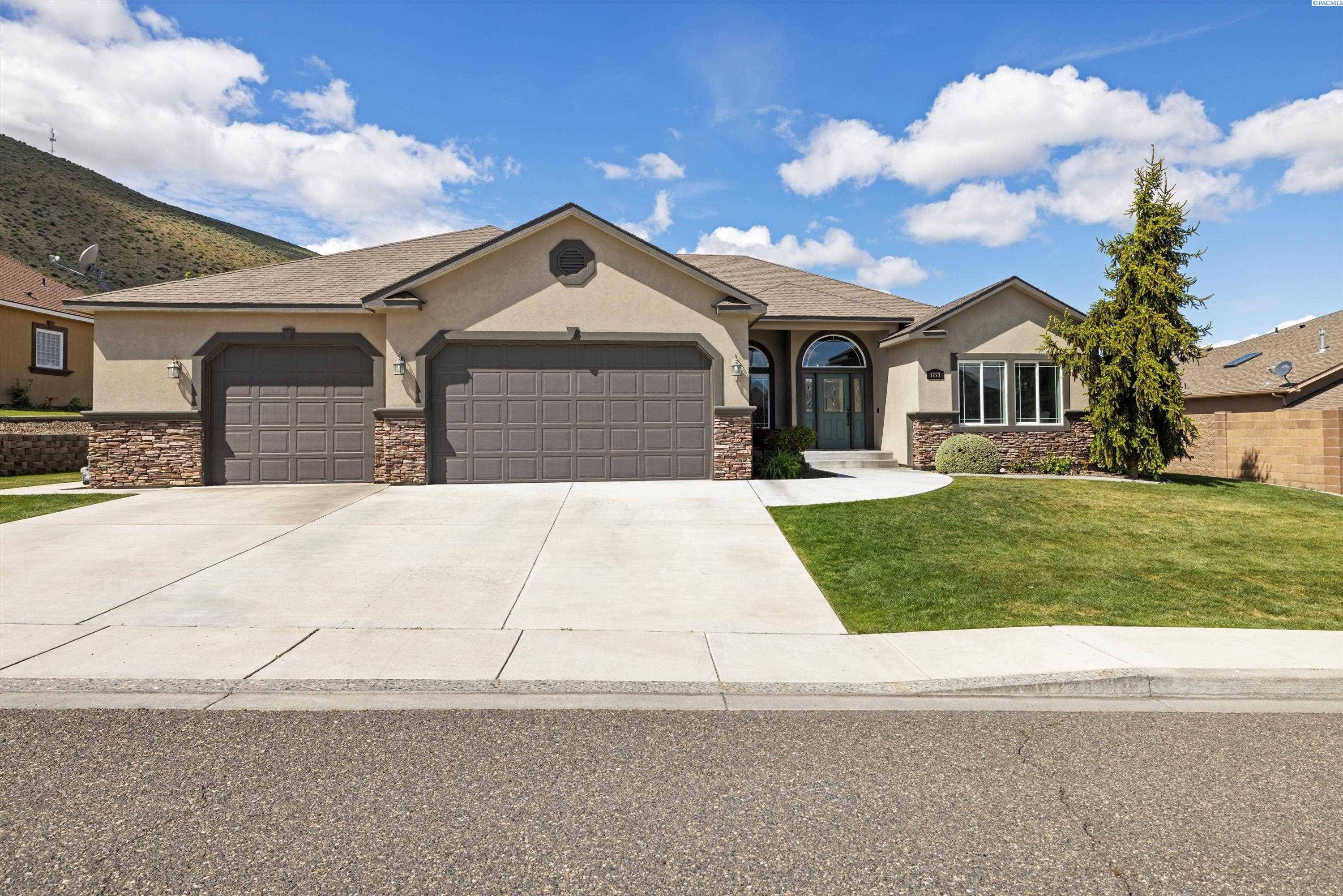 Richland, WA 99352,1227 Plateau Dr