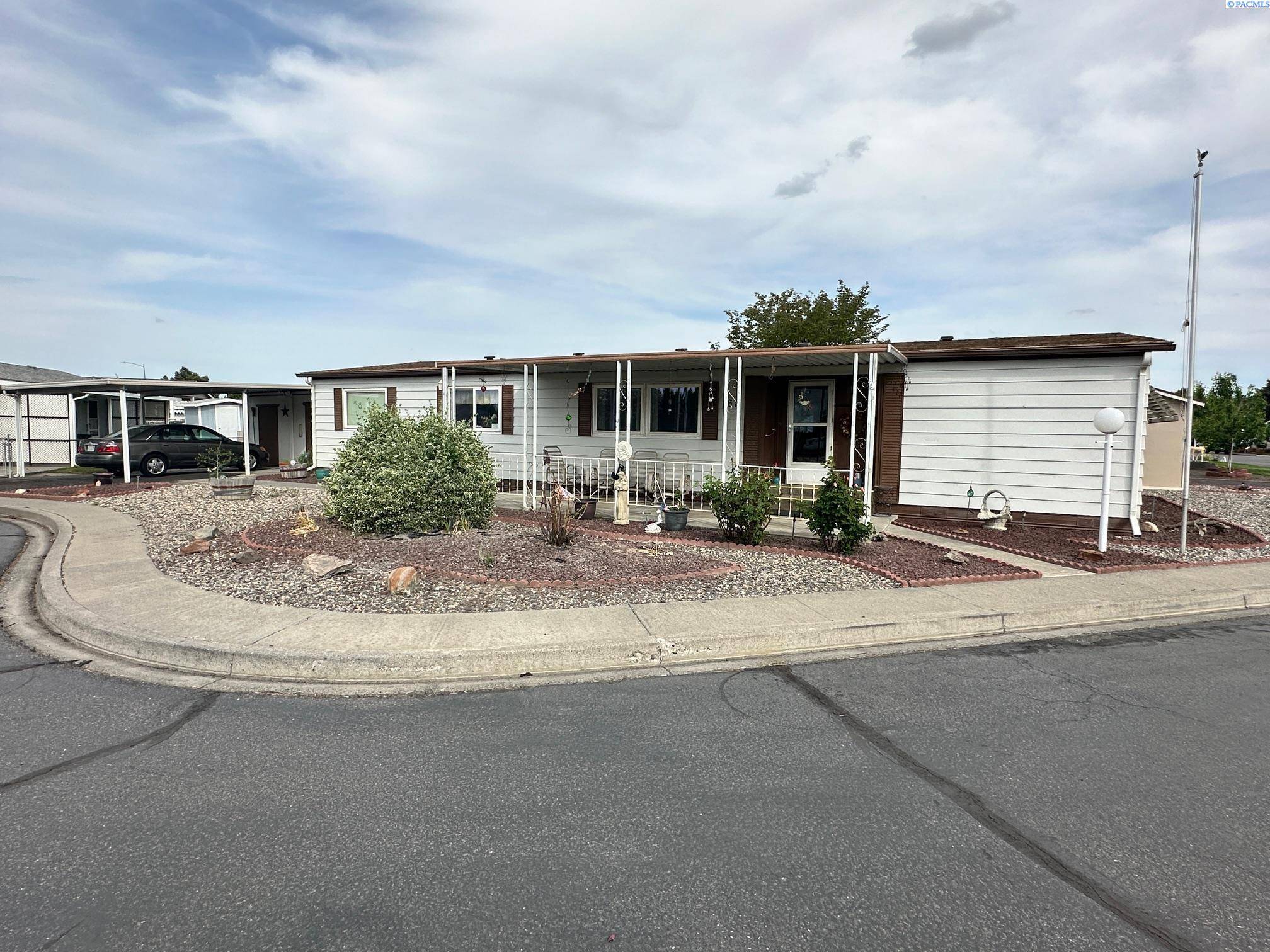 Kennewick, WA 99336,7901 W Clearwater Ave.