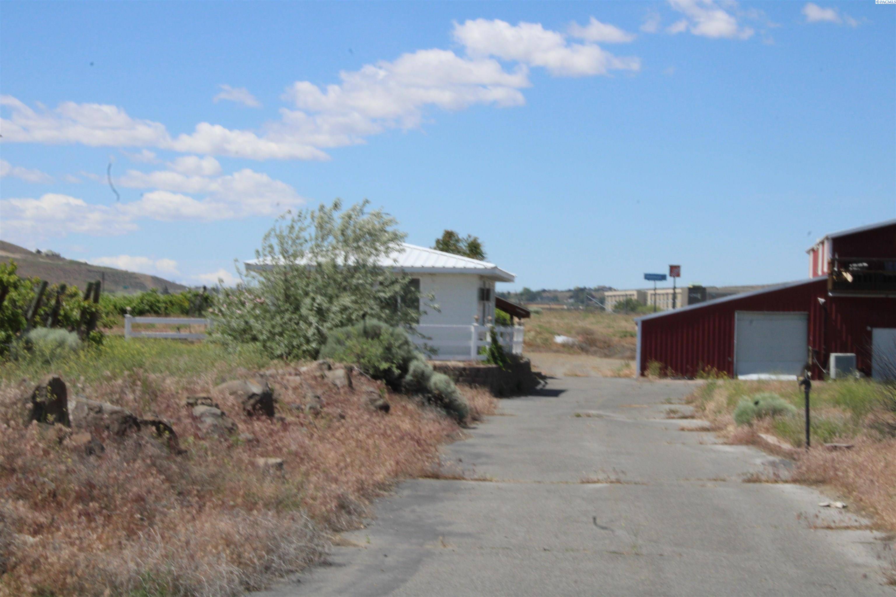 Richland, WA 99352,875 Tulip Lane