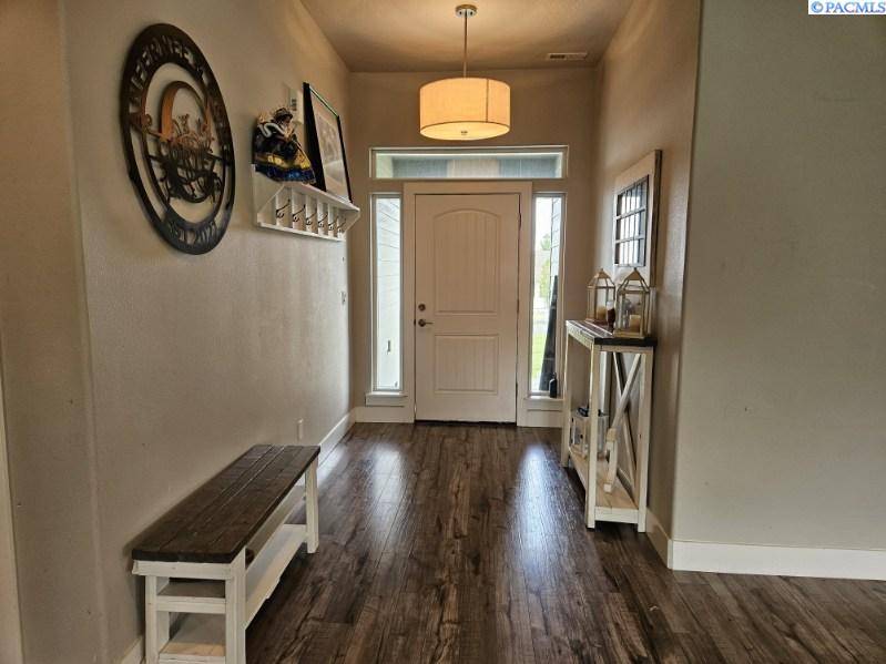 Benton City, WA 99320,21709 E Berry Dr.