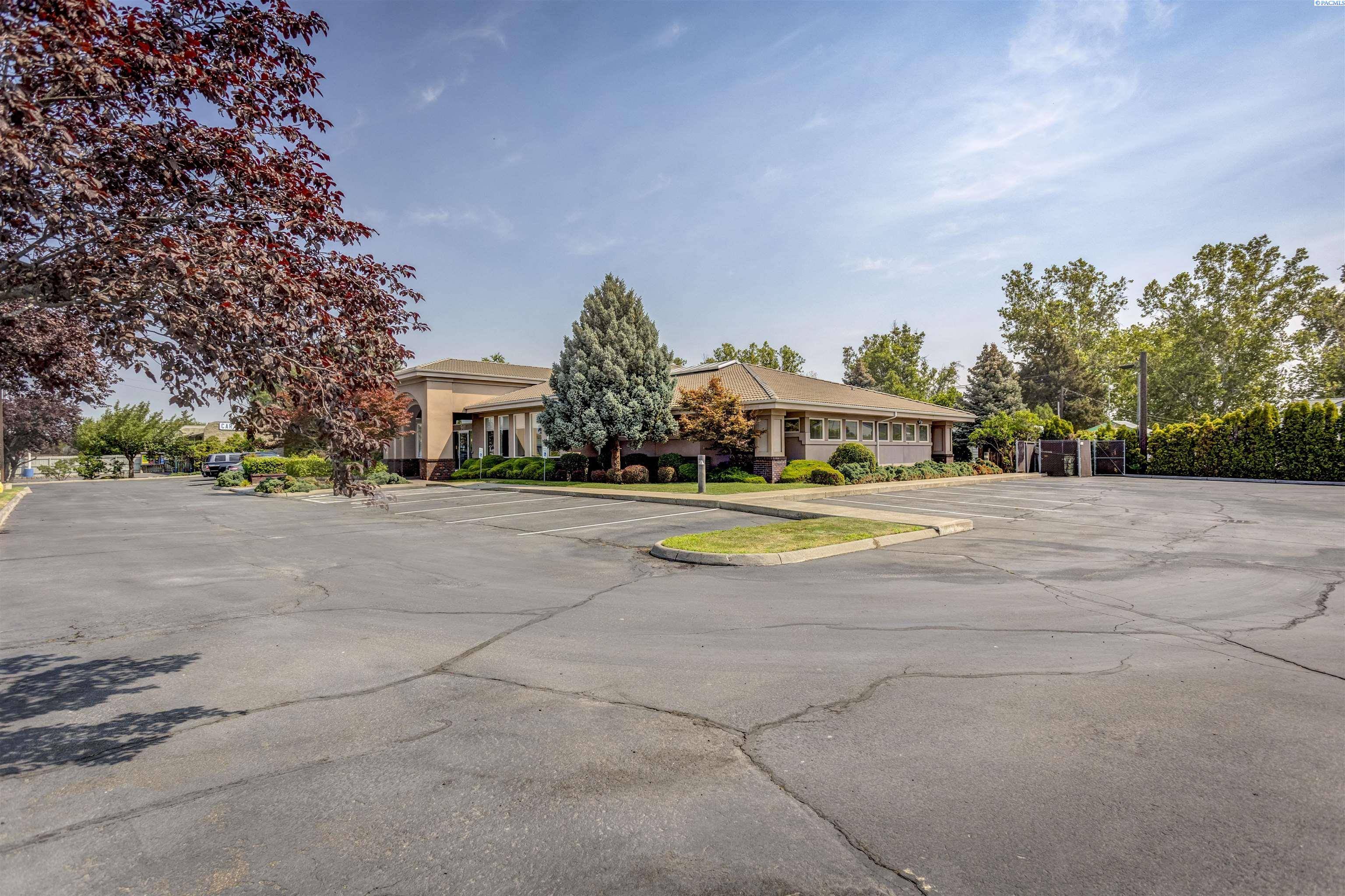 Kennewick, WA 99336,911 S Washington St