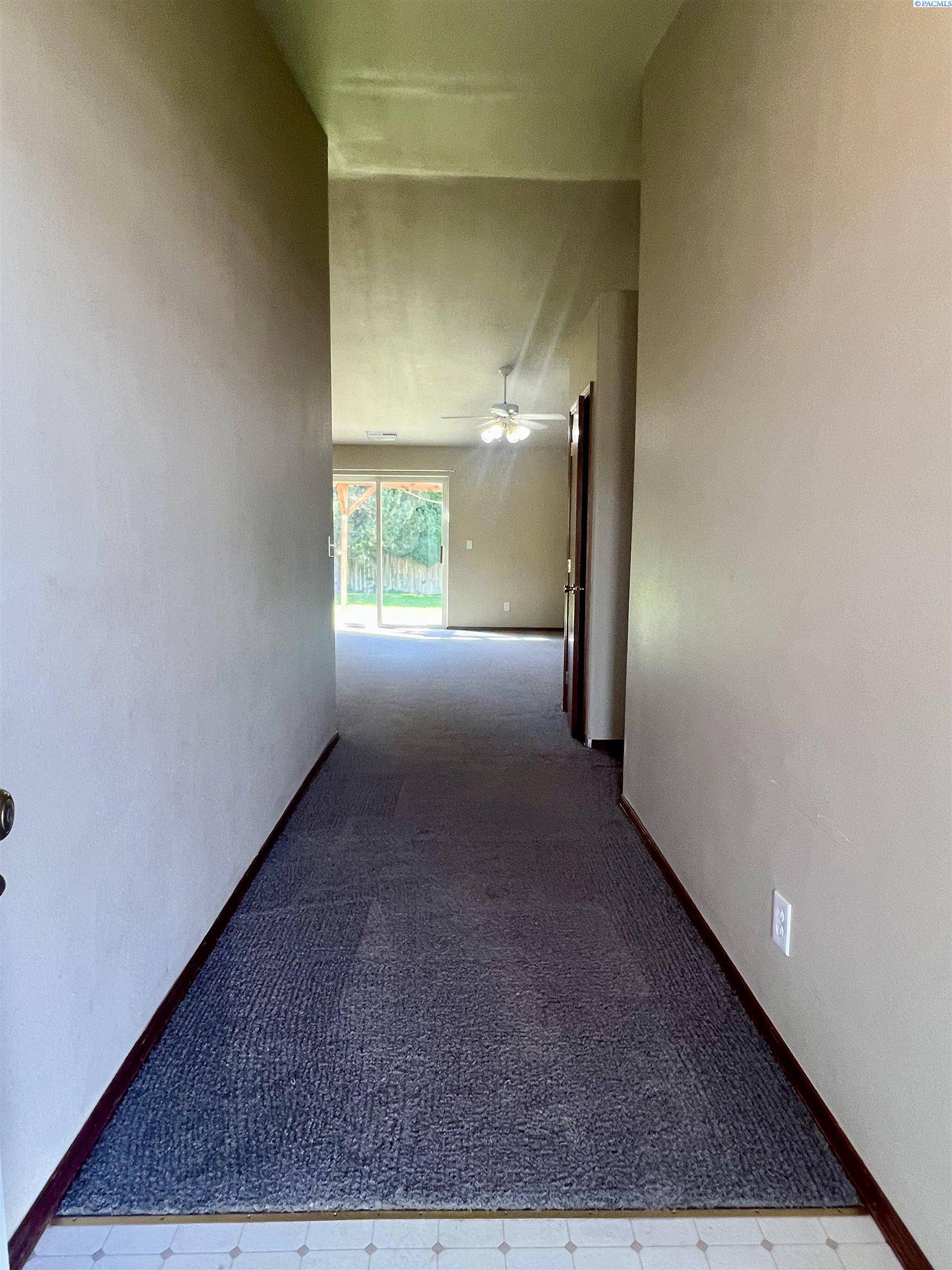 West Richland, WA 99353,4525 Sunglow Court