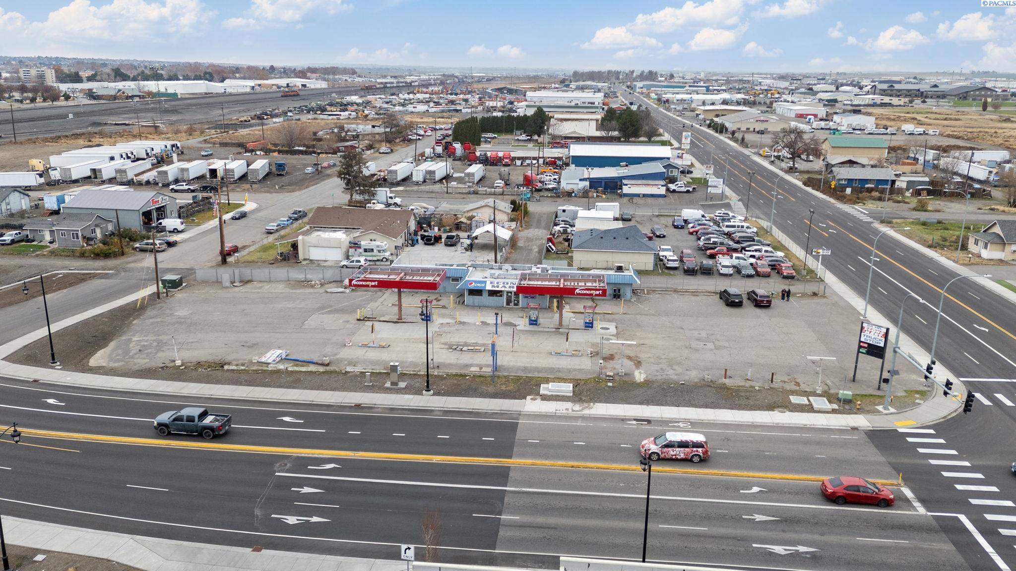 Pasco, WA 99301,1211 E Lewis Street
