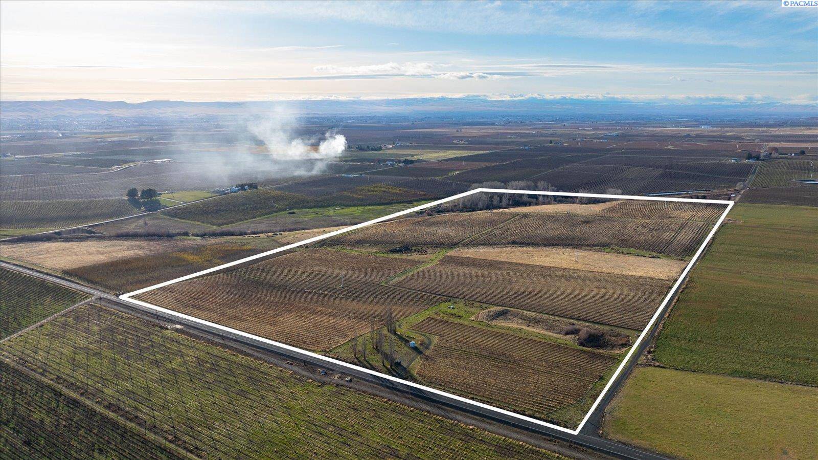 Prosser, WA 99350,54402 N Hinzerling Rd