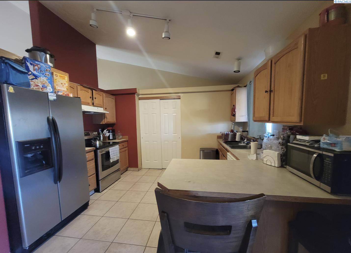 Pasco, WA 99301,8203 Kootenay Ct