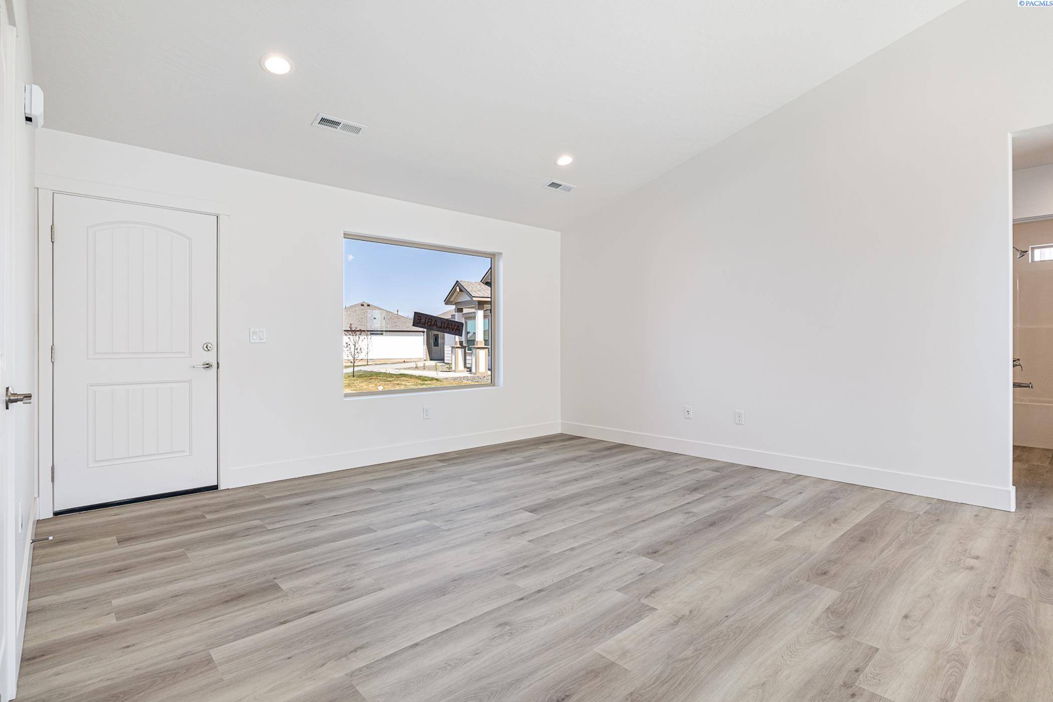 Grandview, WA 98930,1613 Diamond Ave