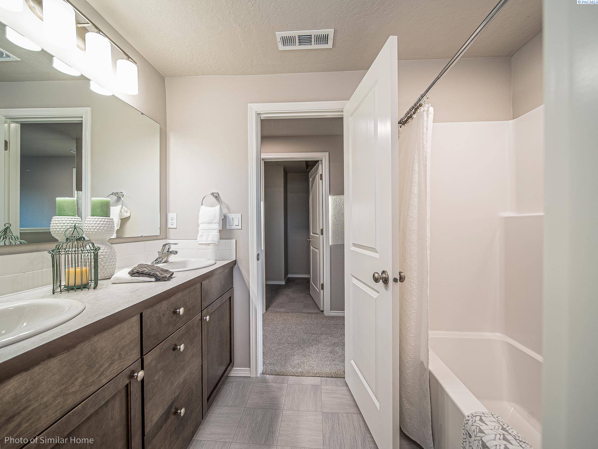 Grandview, WA 98930,400 Stardust Ct