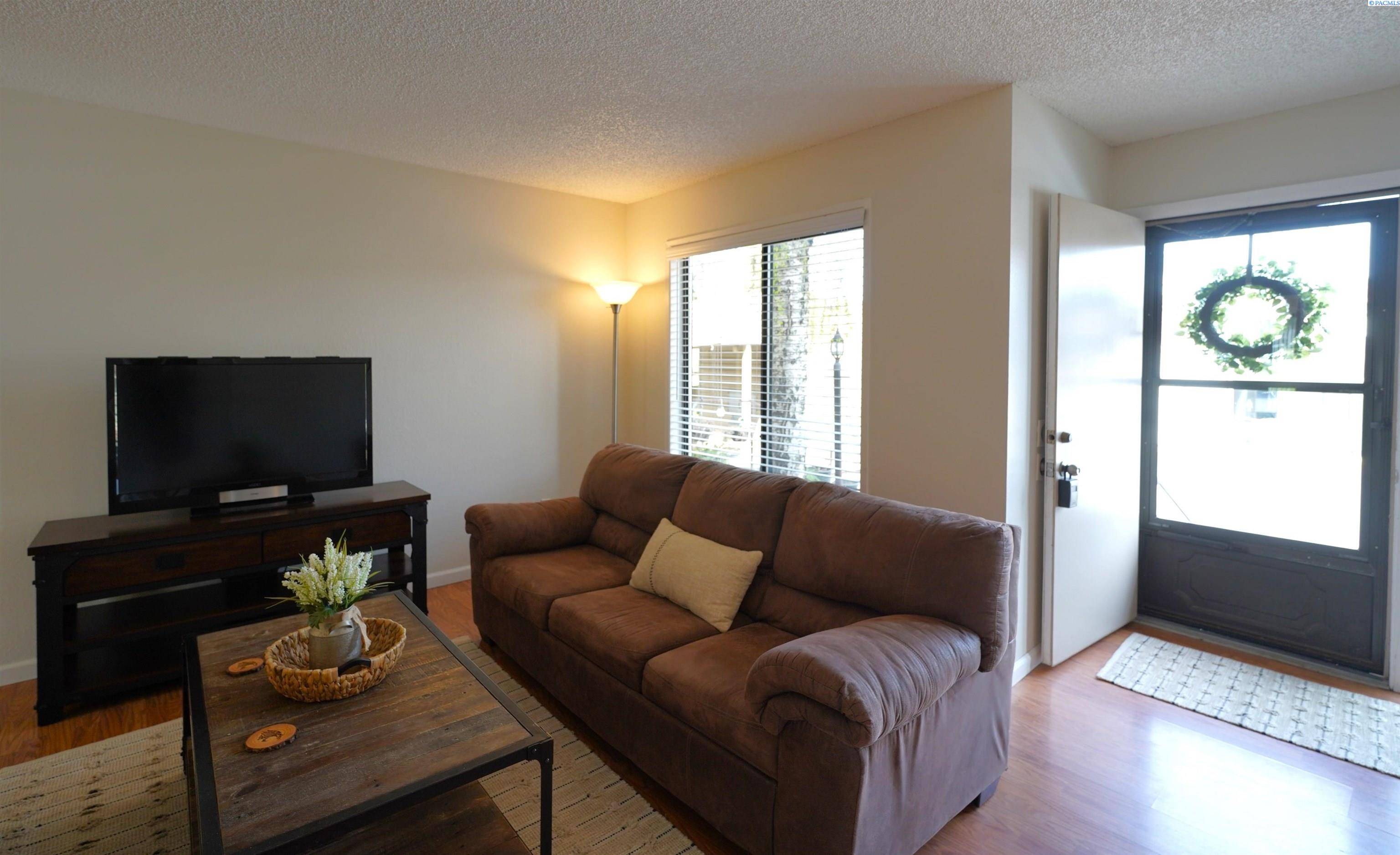 Pullman, WA 99163,600 SW Crestview #2