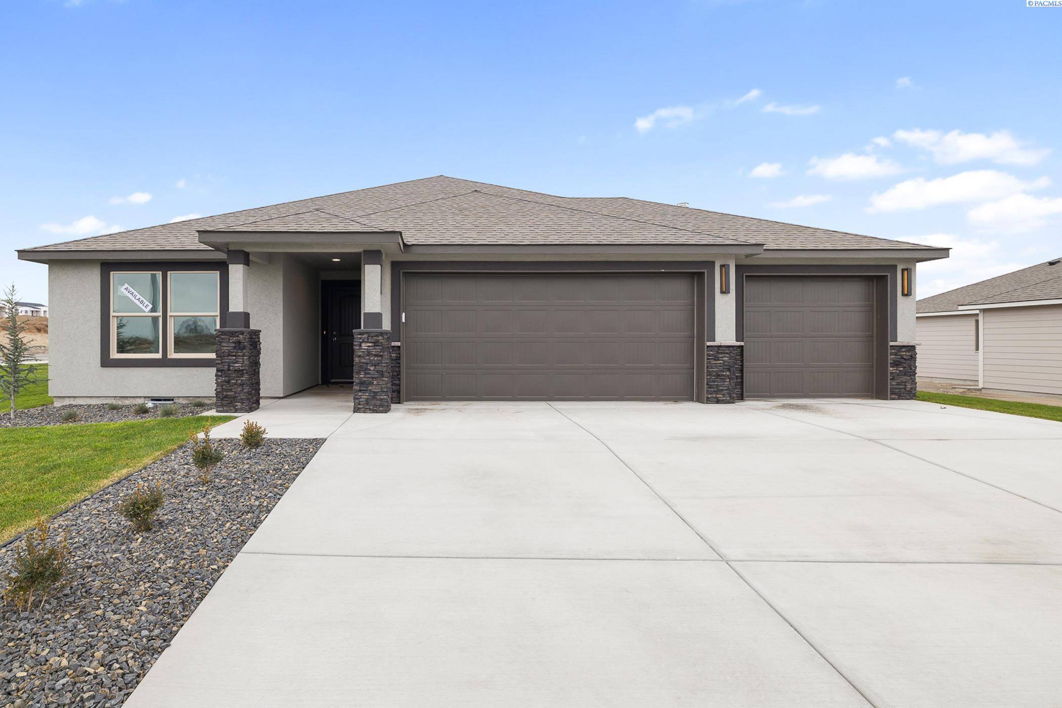 Pasco, WA 99301,10402 Kokanee Dr