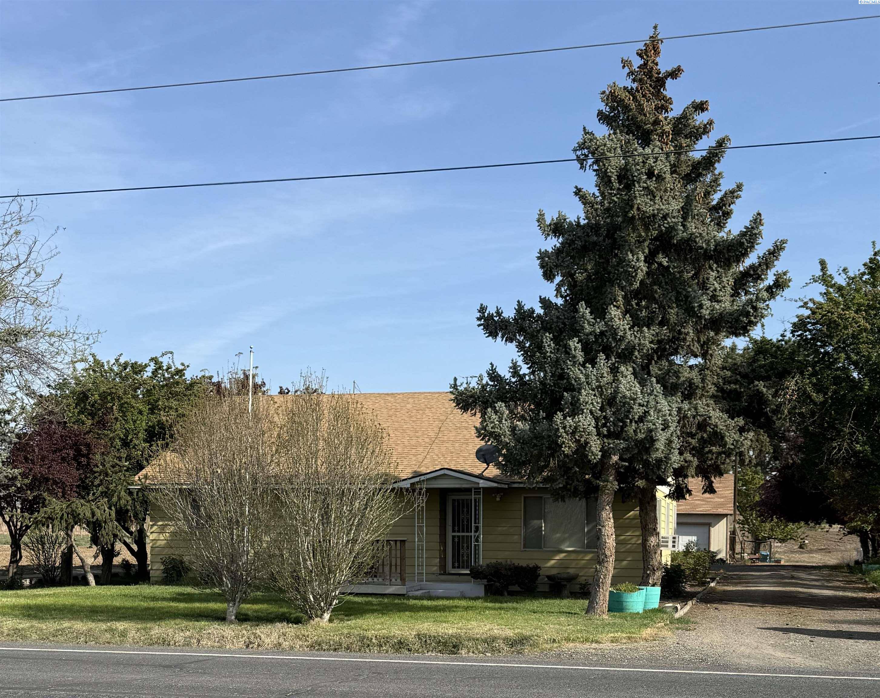 Mabton, WA 98935,2821 Grandview Pavement