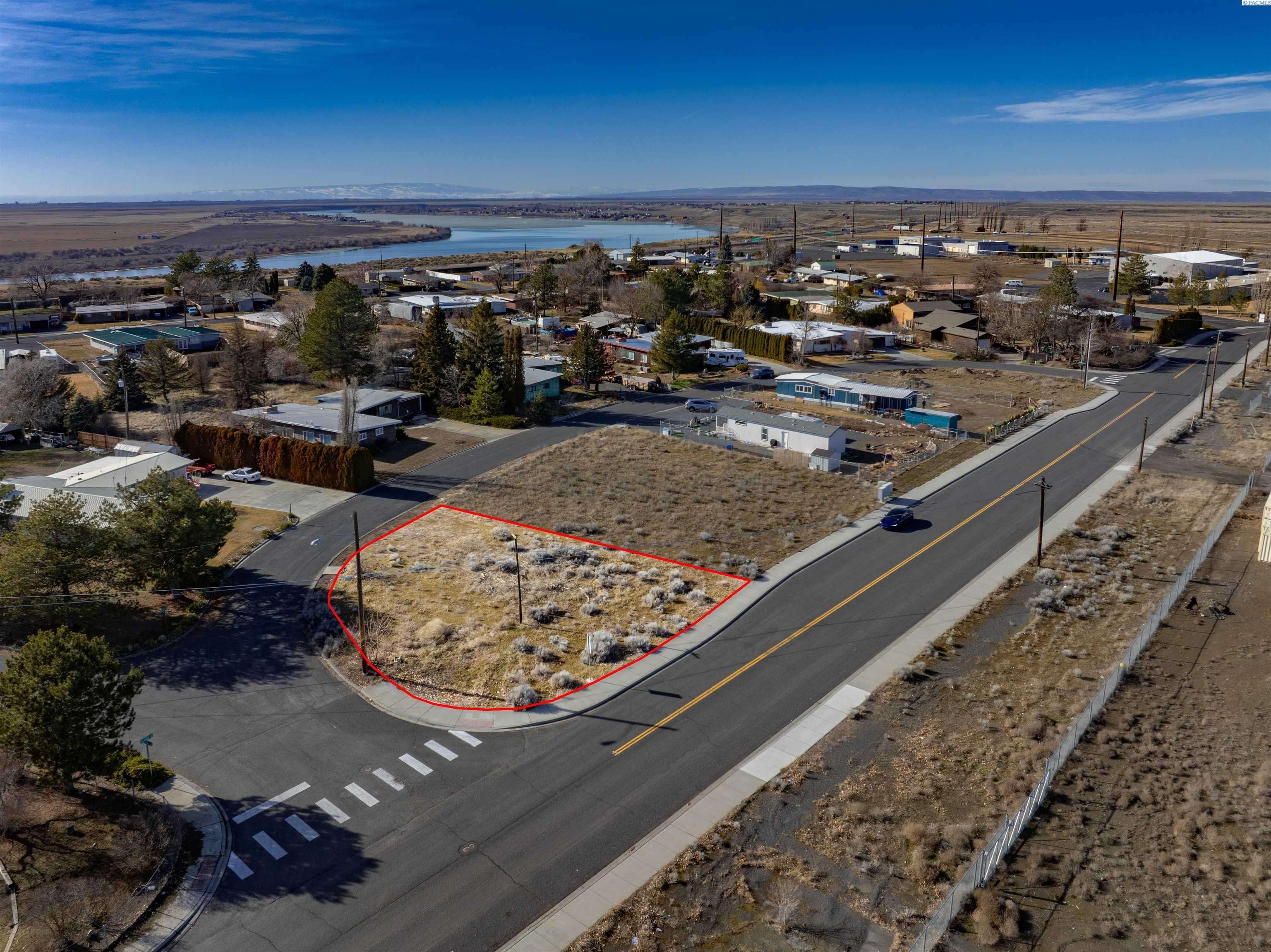 Moses Lake, WA 98837,538 Fairchild Lp