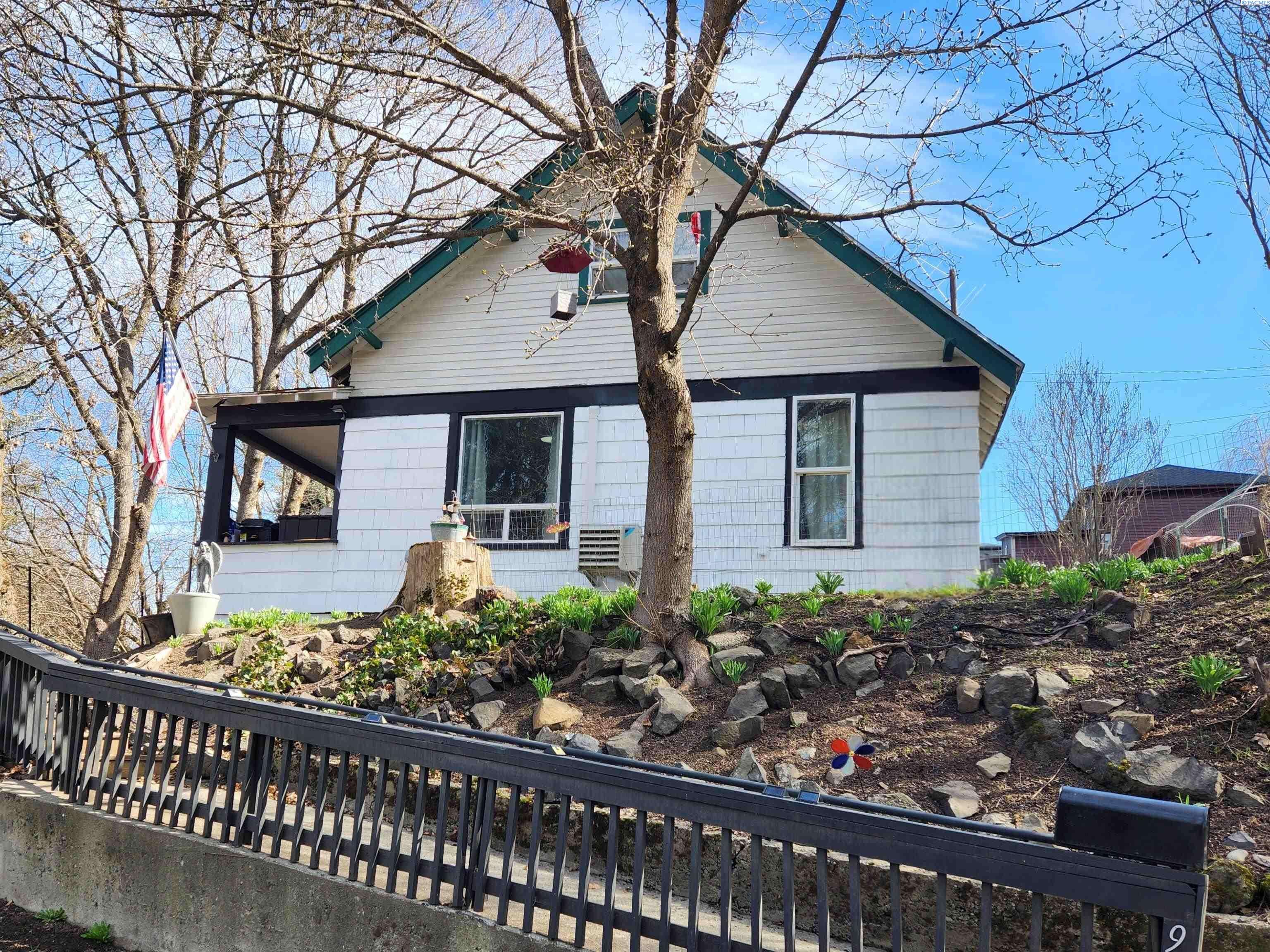 Colfax, WA 99111,909 S Meadow St