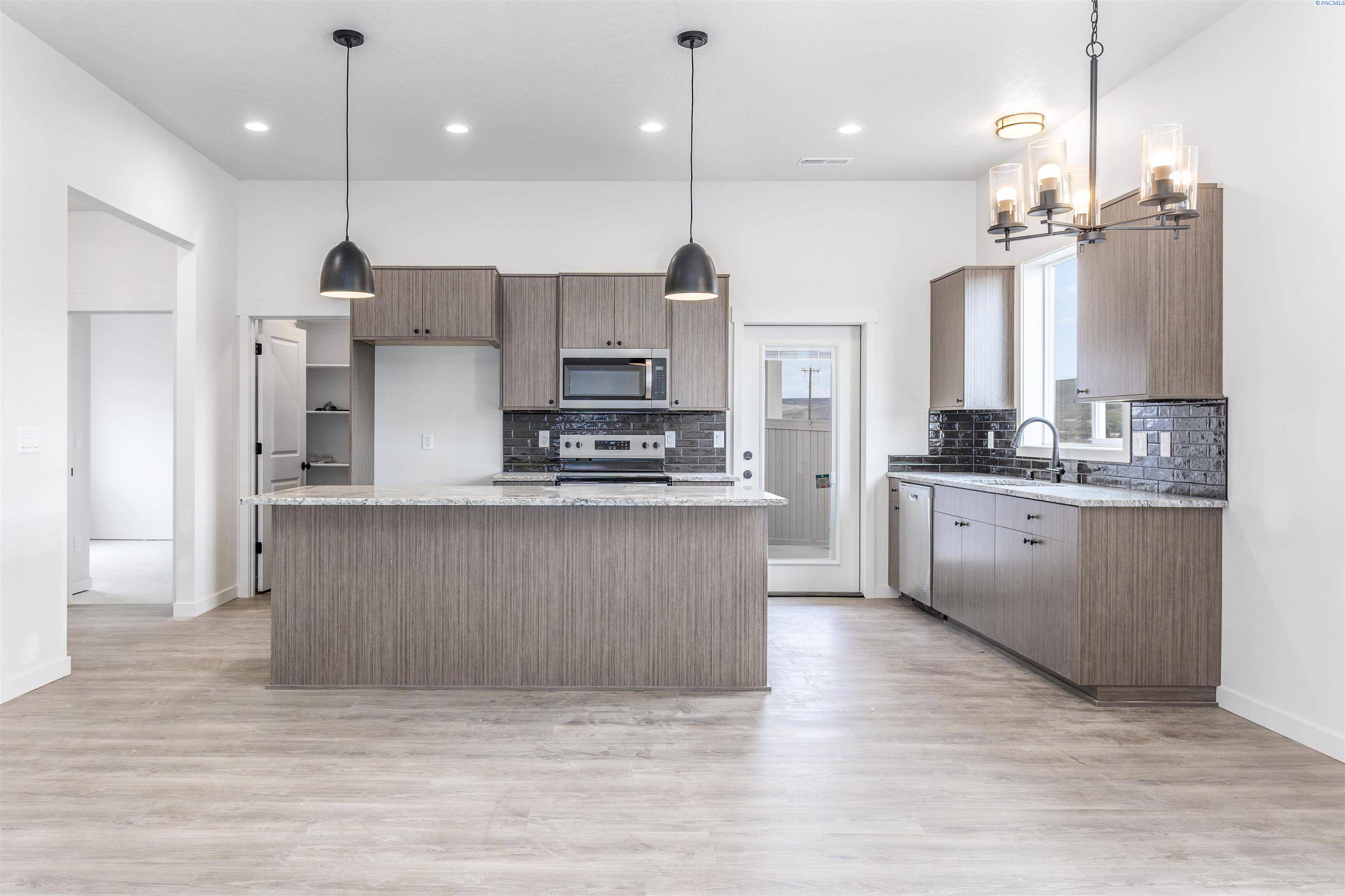 Prosser, WA 99350,216 Bratton Street