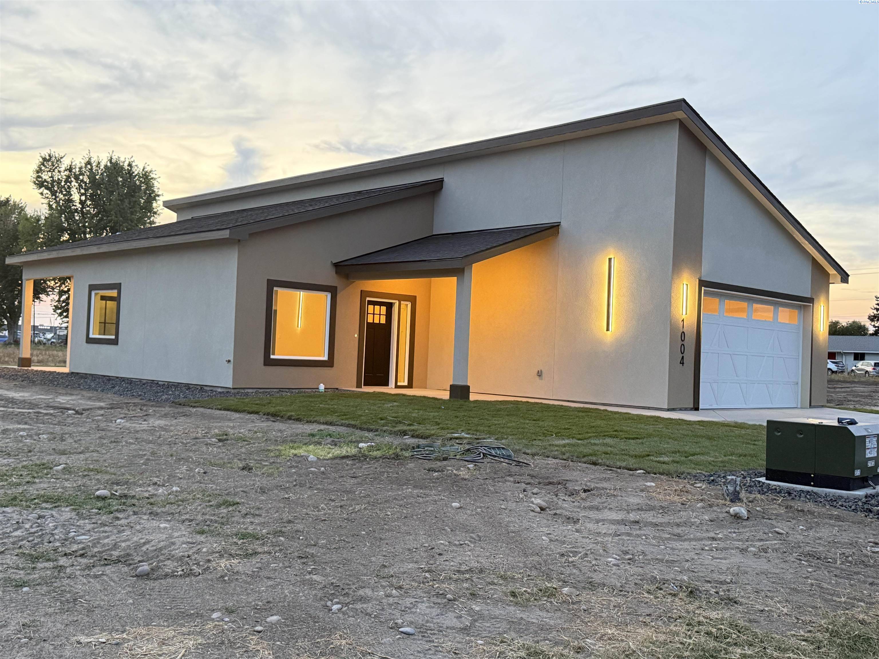 Pasco, WA 99301,1004 N 26th Ave