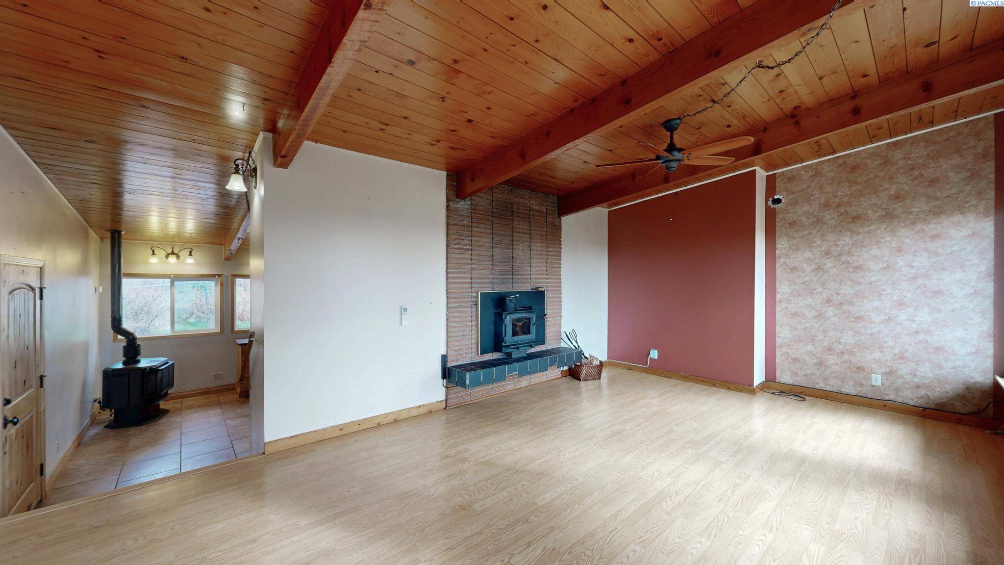 Pullman, WA 99163,1700 SW View Dr
