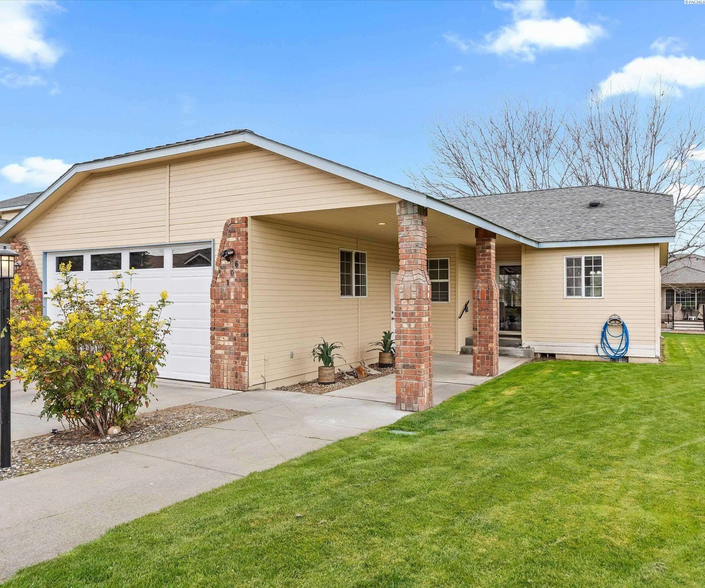 Pasco, WA 99301,106 Tamarron Ln
